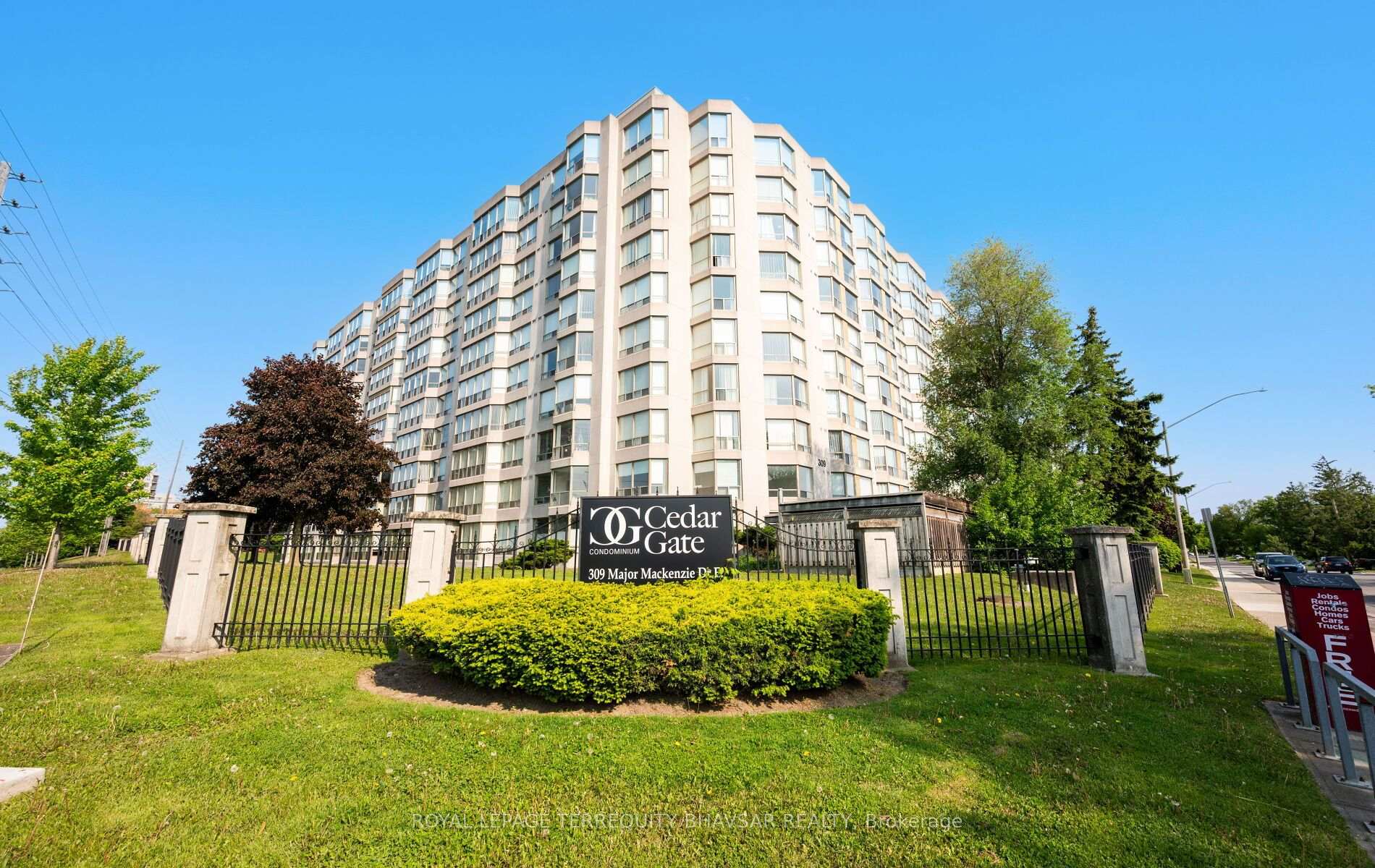 Photo 1 of Unit 915, 309 Major Mackenzie Drive E, Richmond Hill, Harding — HOMEH
