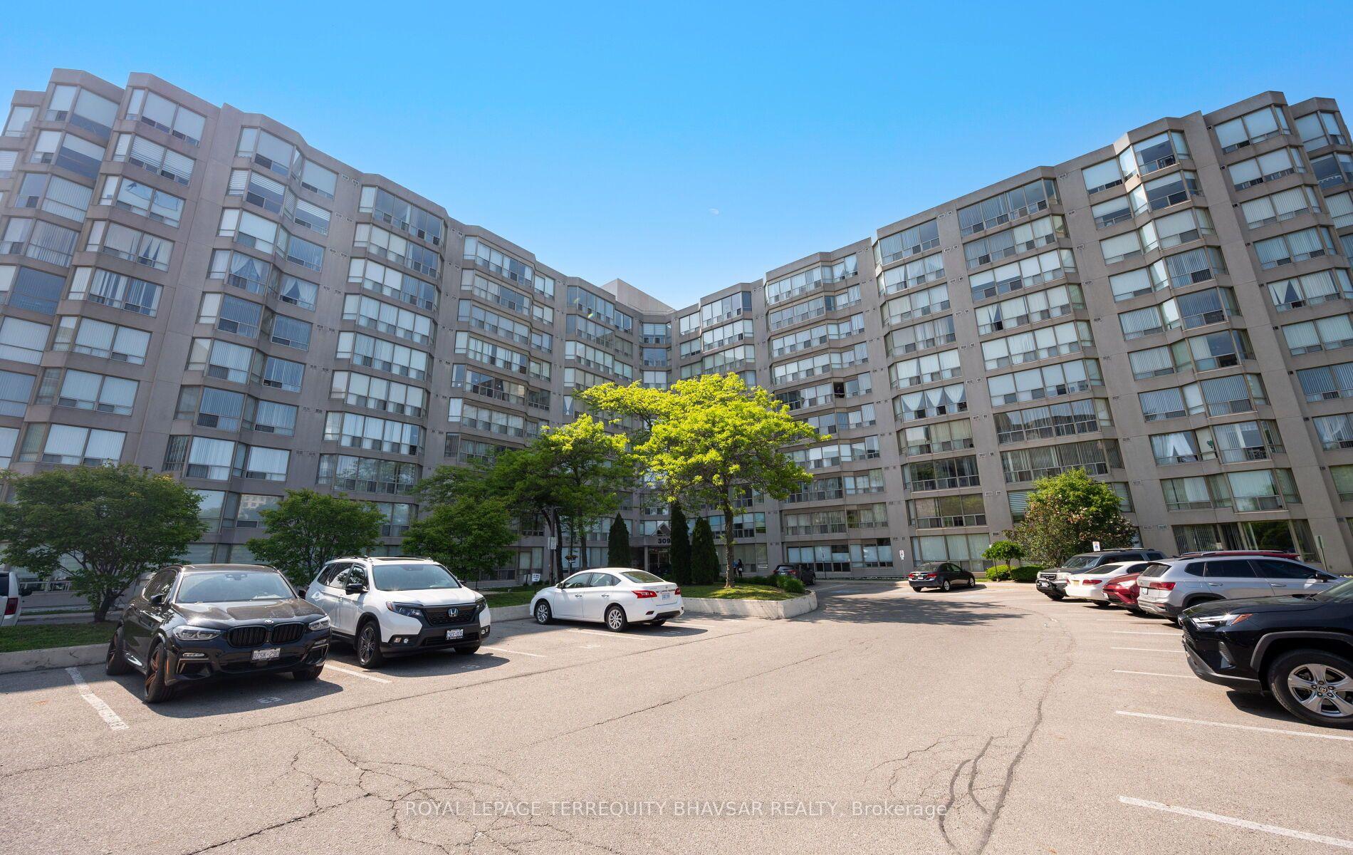 Photo 2 of Unit 915, 309 Major Mackenzie Drive E, Richmond Hill, Harding — HOMEH