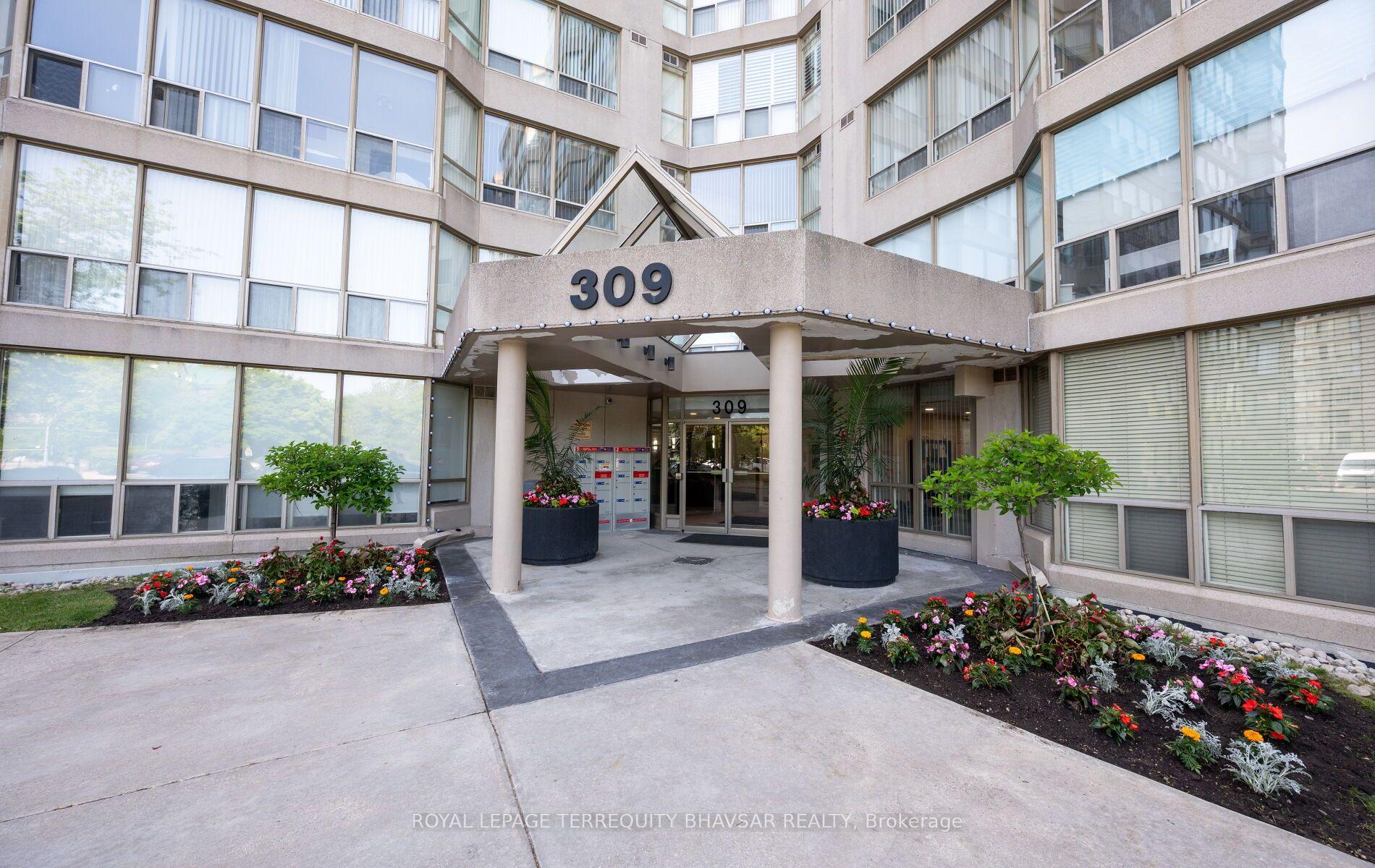 Photo 3 of Unit 915, 309 Major Mackenzie Drive E, Richmond Hill, Harding — HOMEH