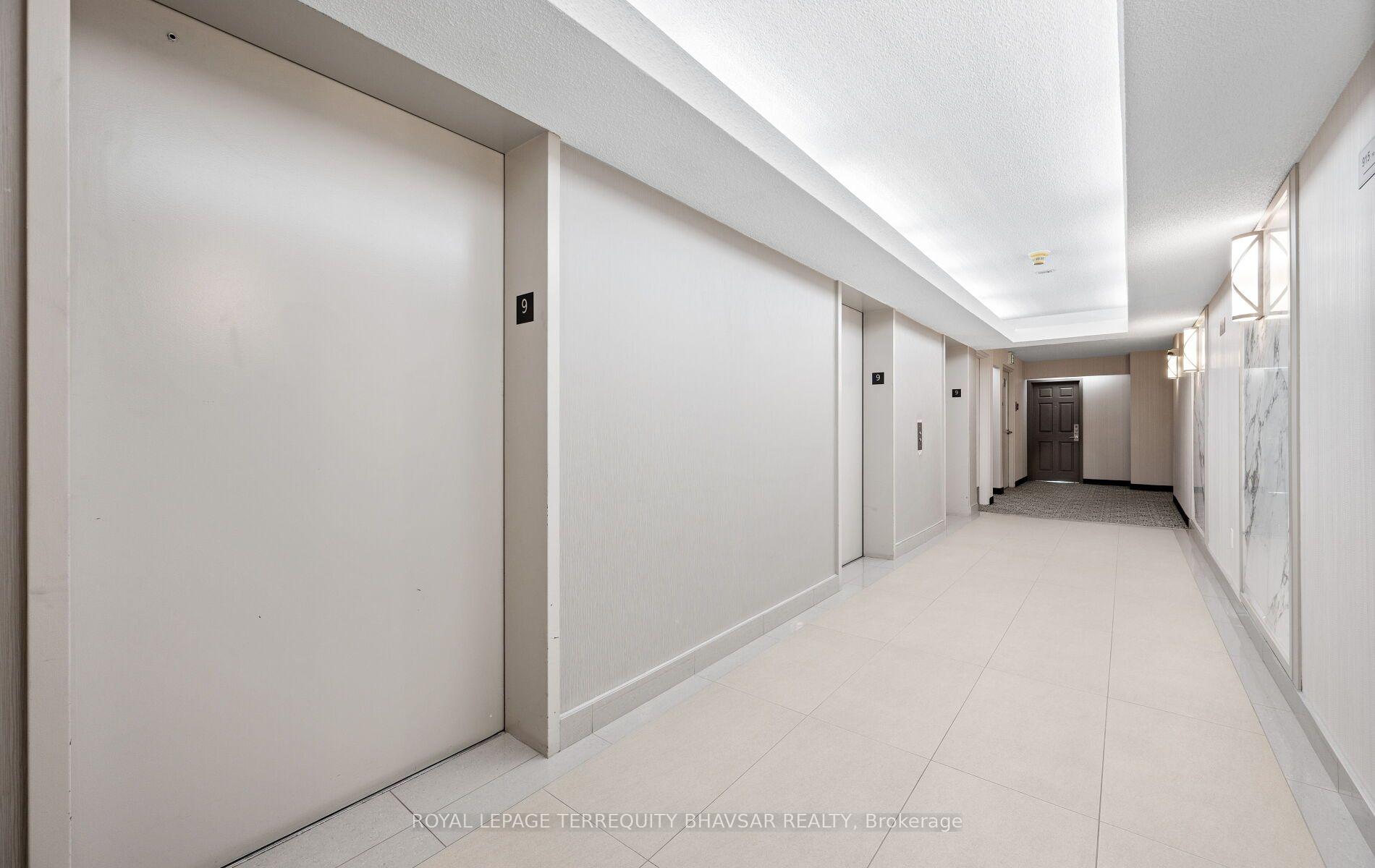Photo 5 of Unit 915, 309 Major Mackenzie Drive E, Richmond Hill, Harding — HOMEH