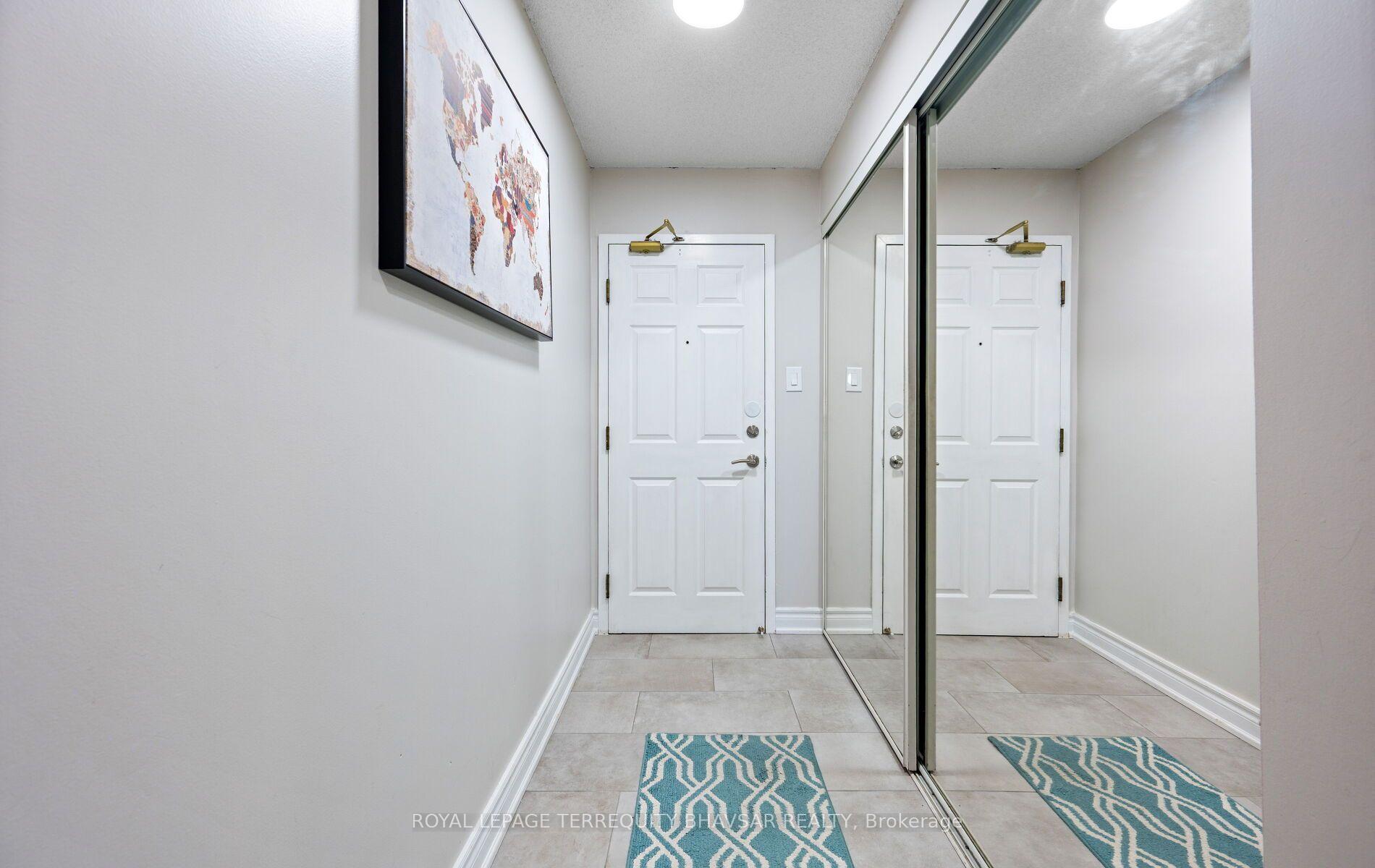 Photo 7 of Unit 915, 309 Major Mackenzie Drive E, Richmond Hill, Harding — HOMEH