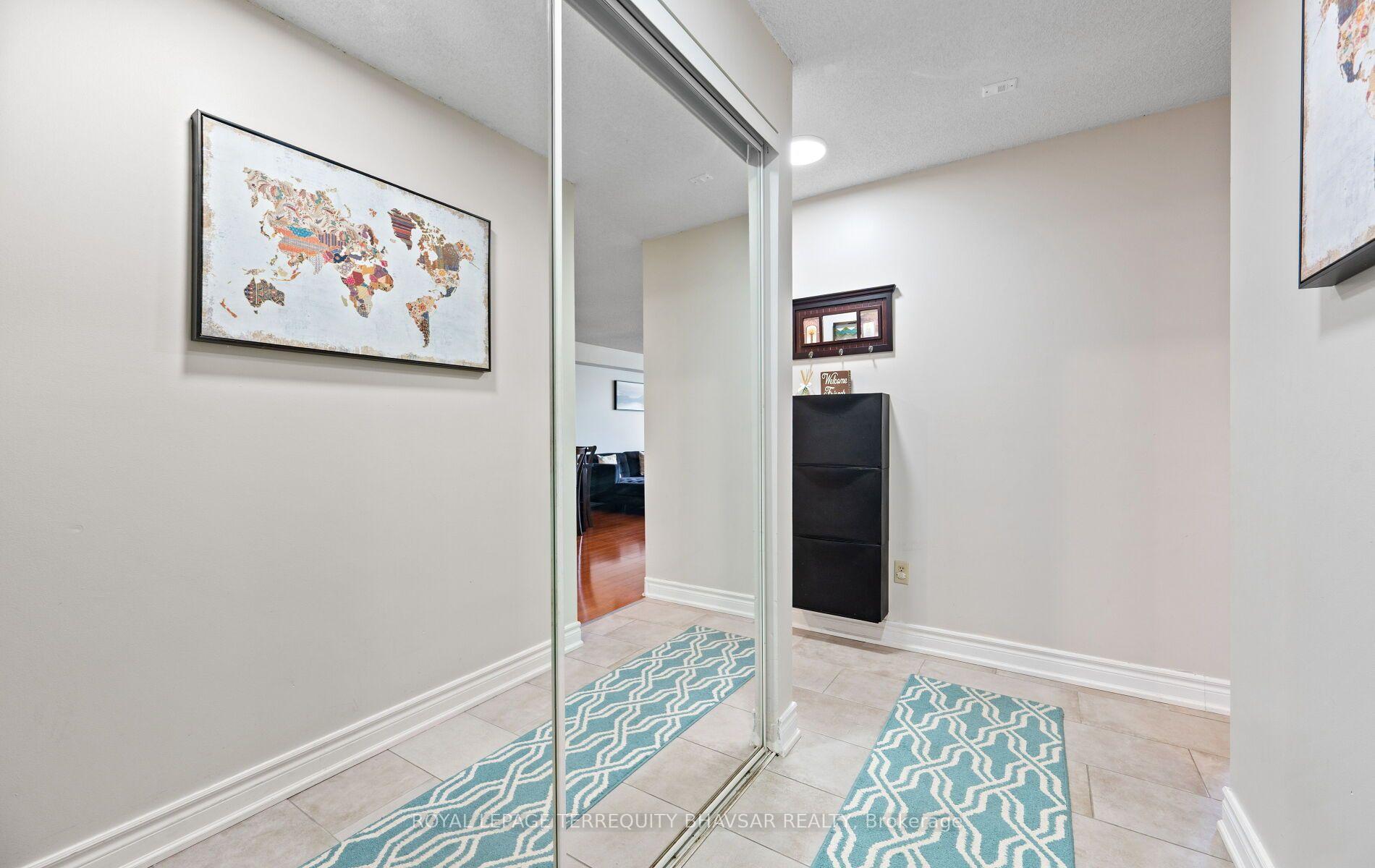 Photo 8 of Unit 915, 309 Major Mackenzie Drive E, Richmond Hill, Harding — HOMEH