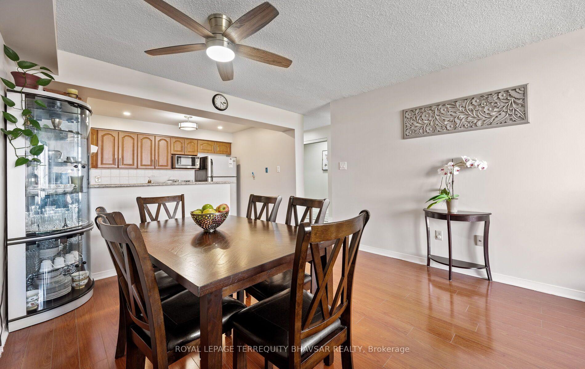 Photo 16 of Unit 915, 309 Major Mackenzie Drive E, Richmond Hill, Harding — HOMEH