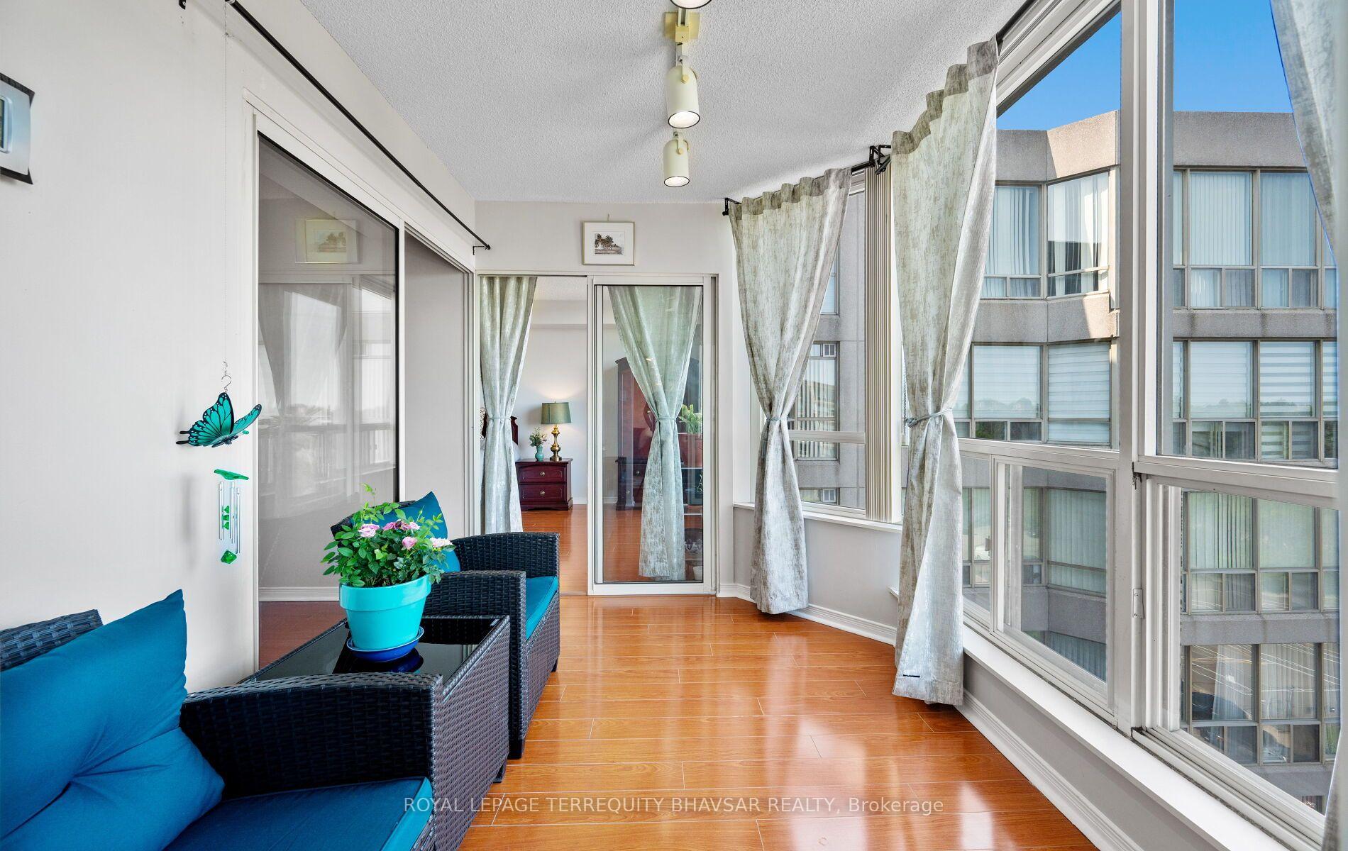 Photo 24 of Unit 915, 309 Major Mackenzie Drive E, Richmond Hill, Harding — HOMEH
