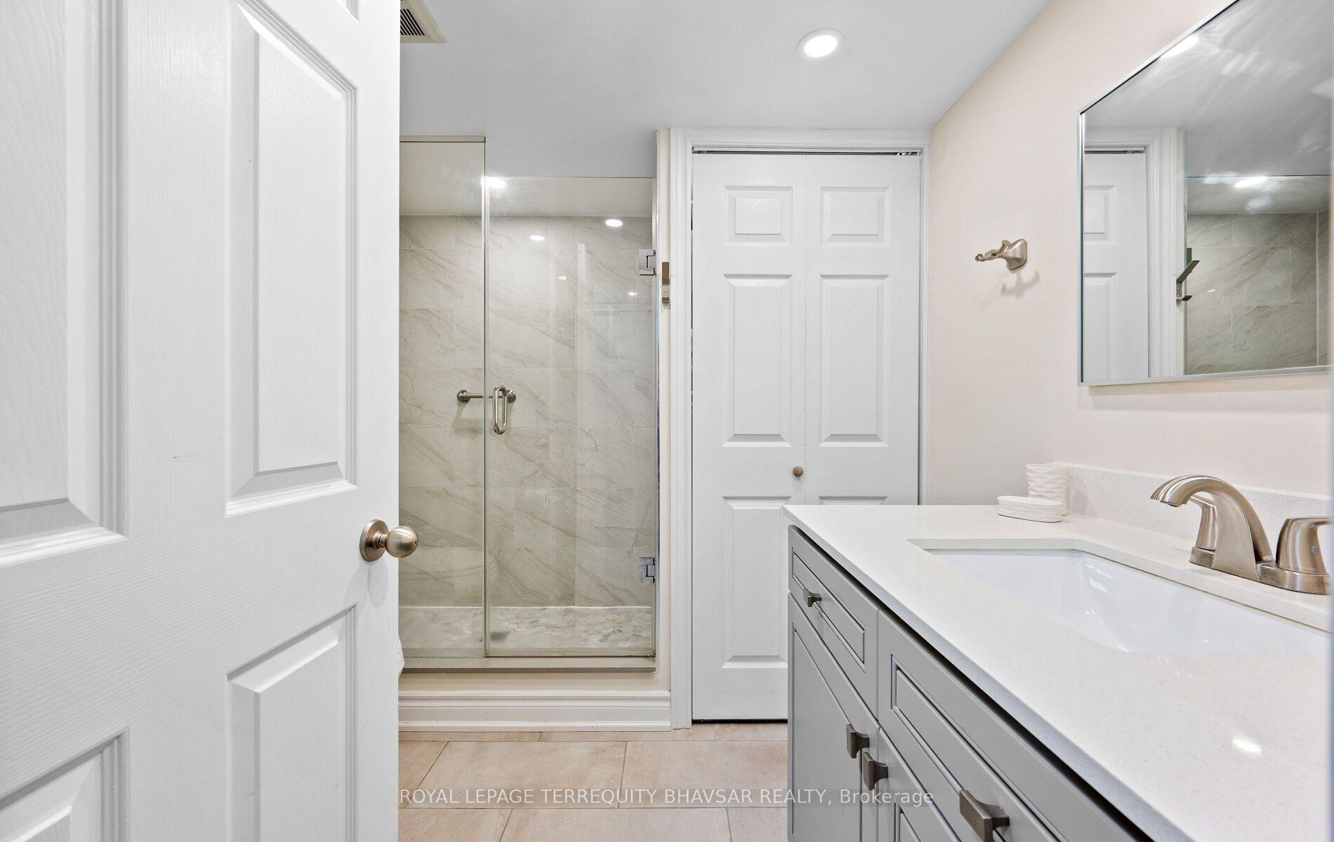 Photo 32 of Unit 915, 309 Major Mackenzie Drive E, Richmond Hill, Harding — HOMEH
