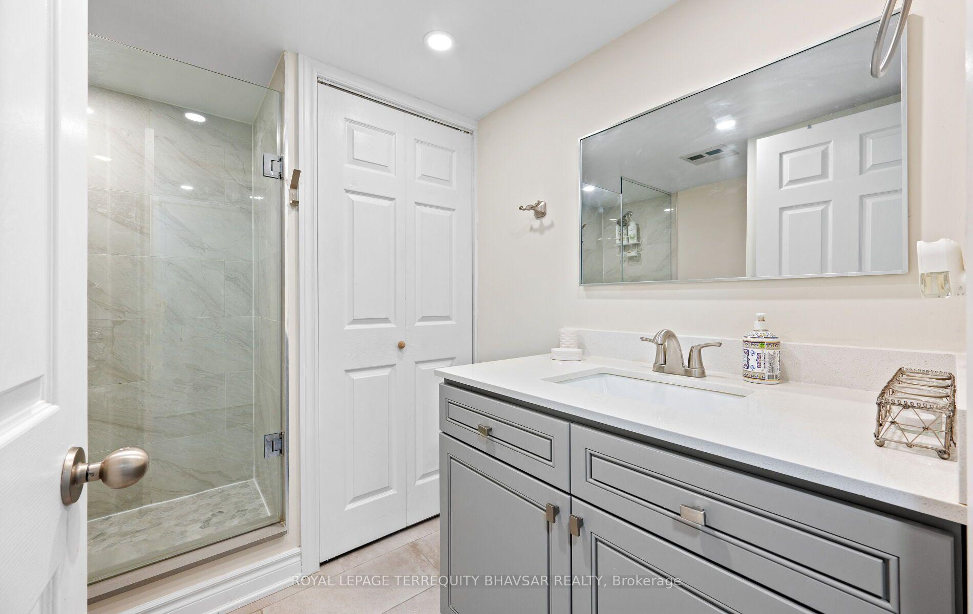 Photo 33 of Unit 915, 309 Major Mackenzie Drive E, Richmond Hill, Harding — HOMEH