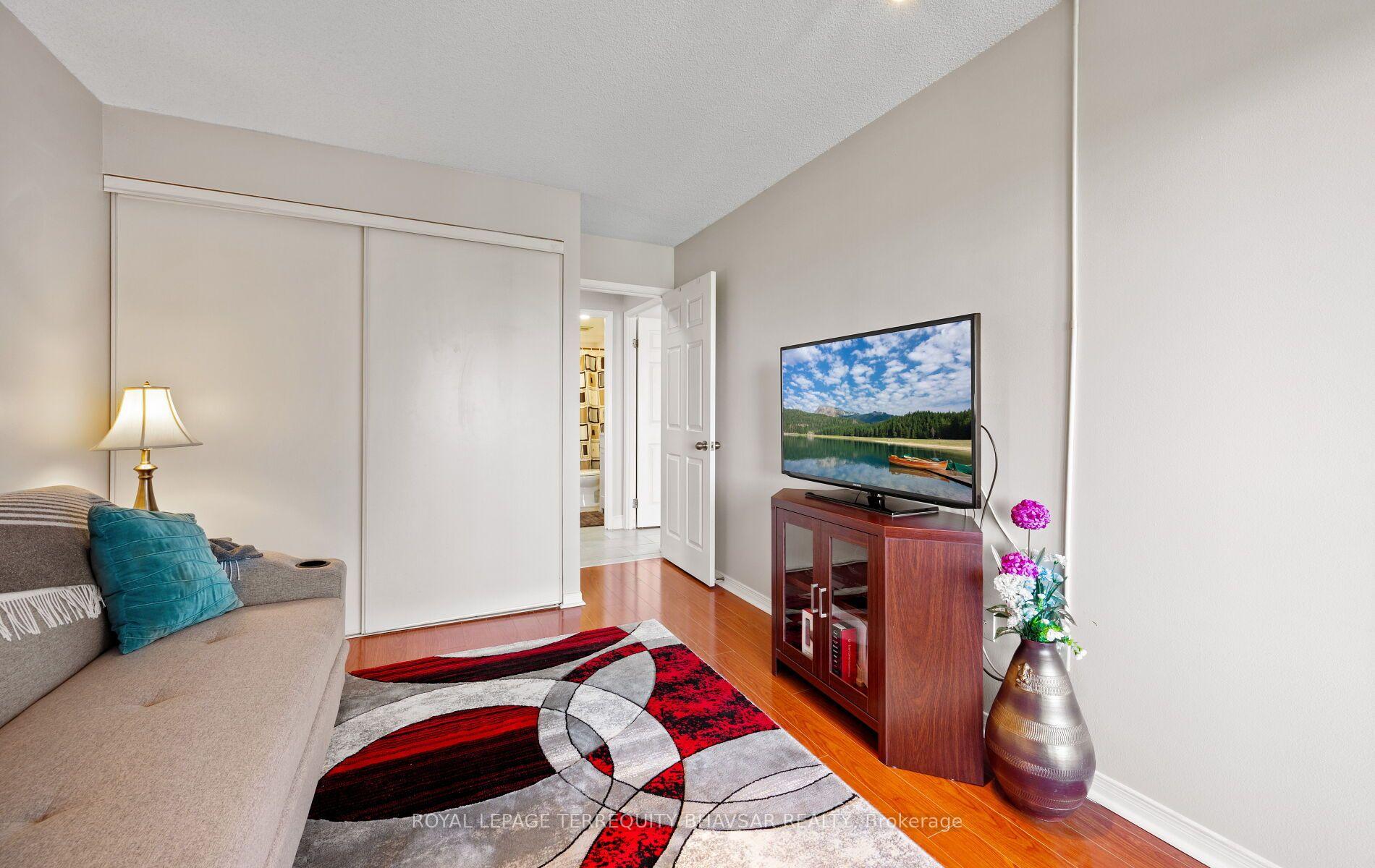 Photo 39 of Unit 915, 309 Major Mackenzie Drive E, Richmond Hill, Harding — HOMEH