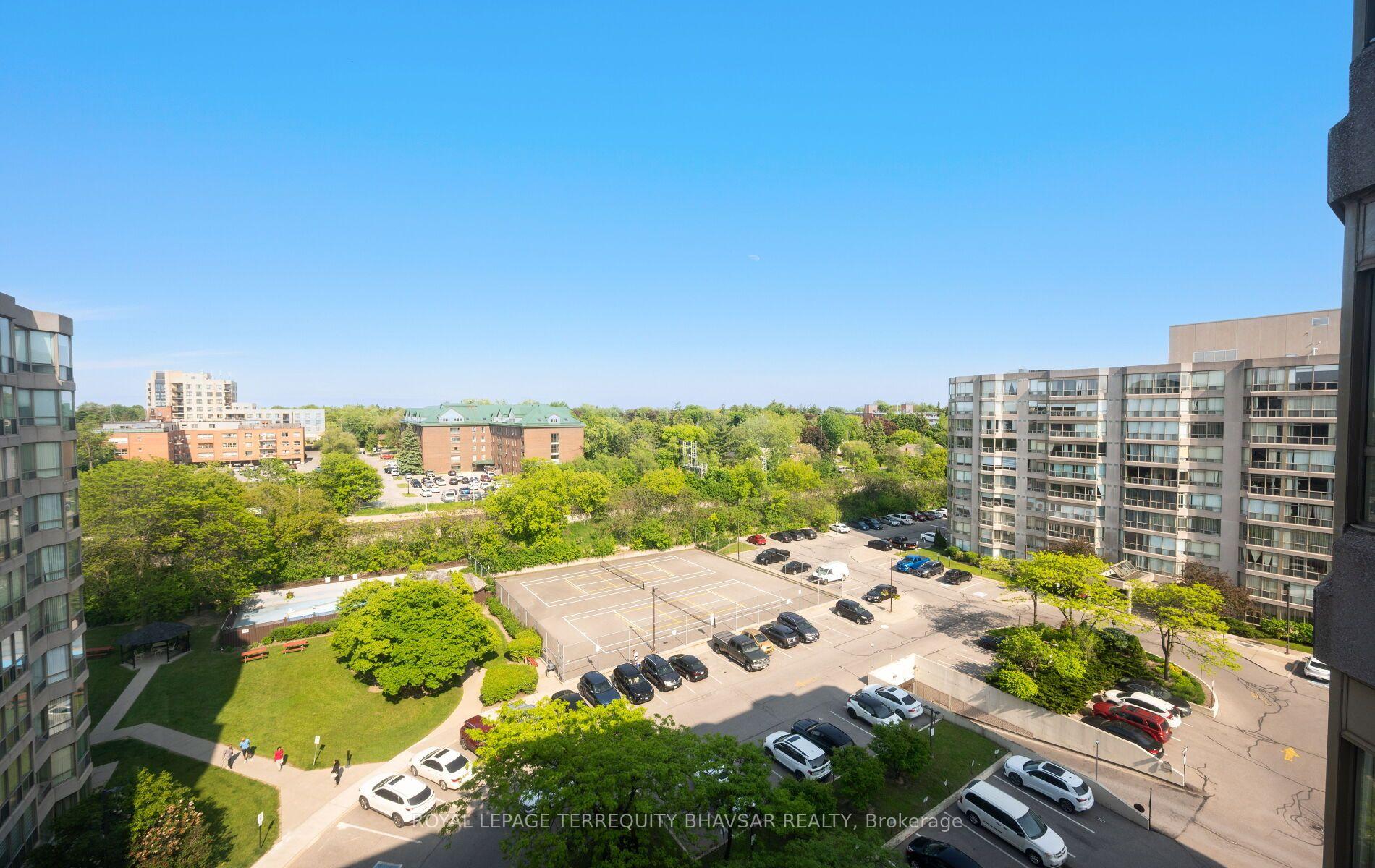 Photo 42 of Unit 915, 309 Major Mackenzie Drive E, Richmond Hill, Harding — HOMEH