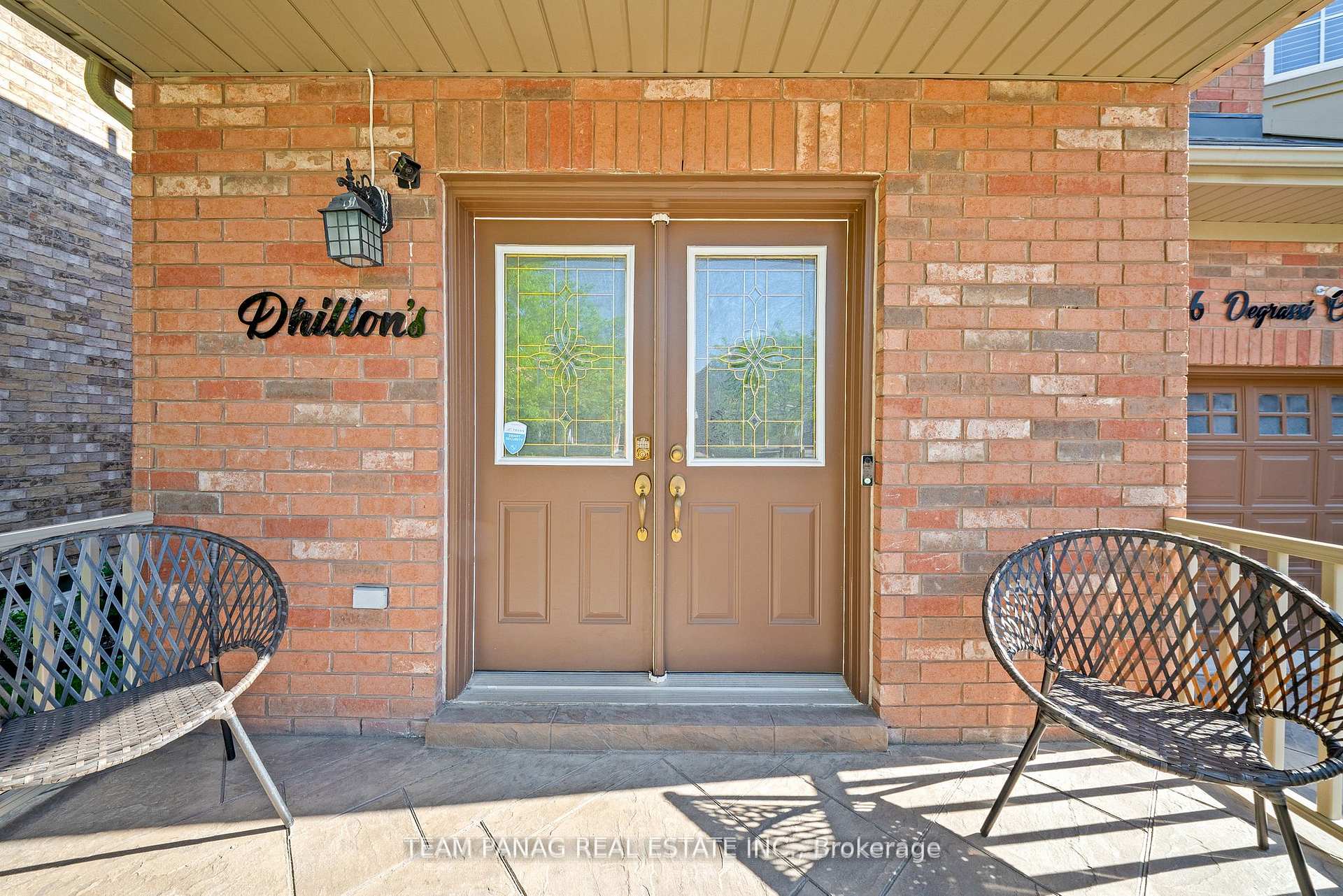Photo 3 of 146 Degrassi Cove Circle, Brampton, Credit Valley — HOMEH