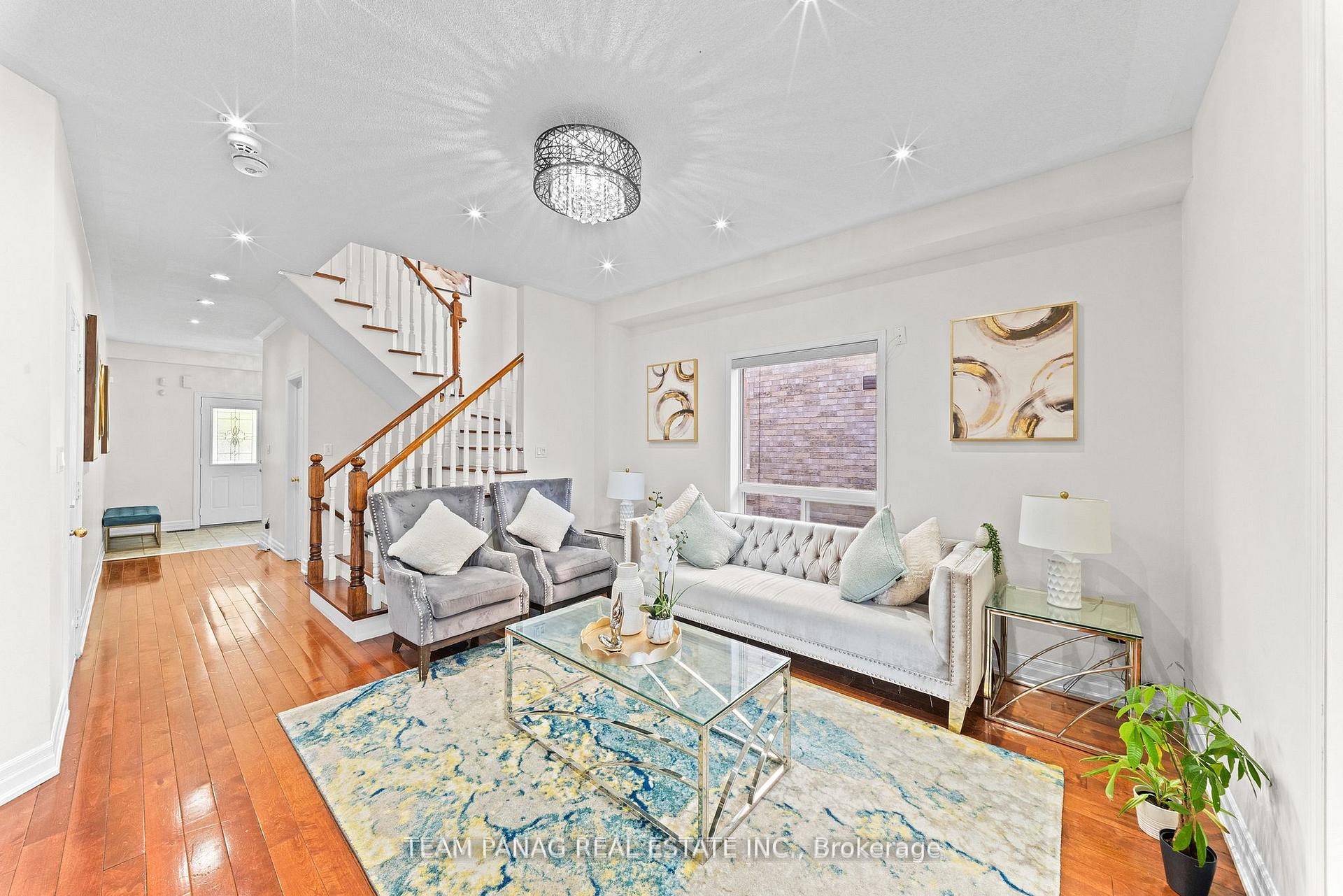 Photo 7 of 146 Degrassi Cove Circle, Brampton, Credit Valley — HOMEH