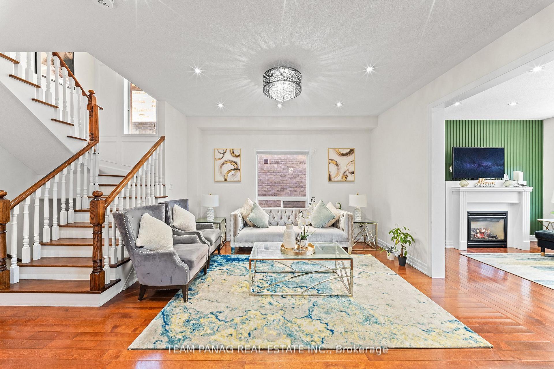 Photo 8 of 146 Degrassi Cove Circle, Brampton, Credit Valley — HOMEH