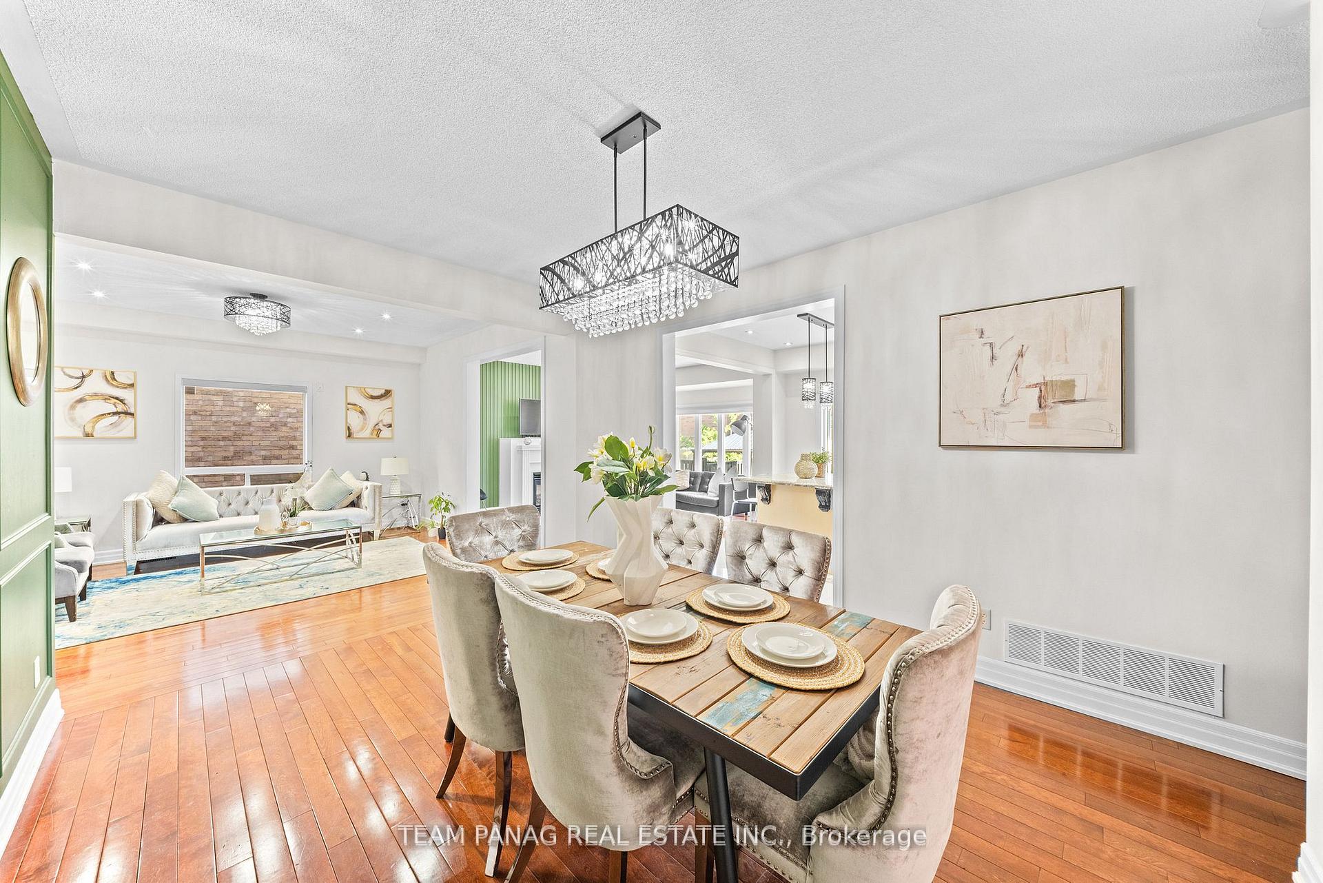 Photo 11 of 146 Degrassi Cove Circle, Brampton, Credit Valley — HOMEH