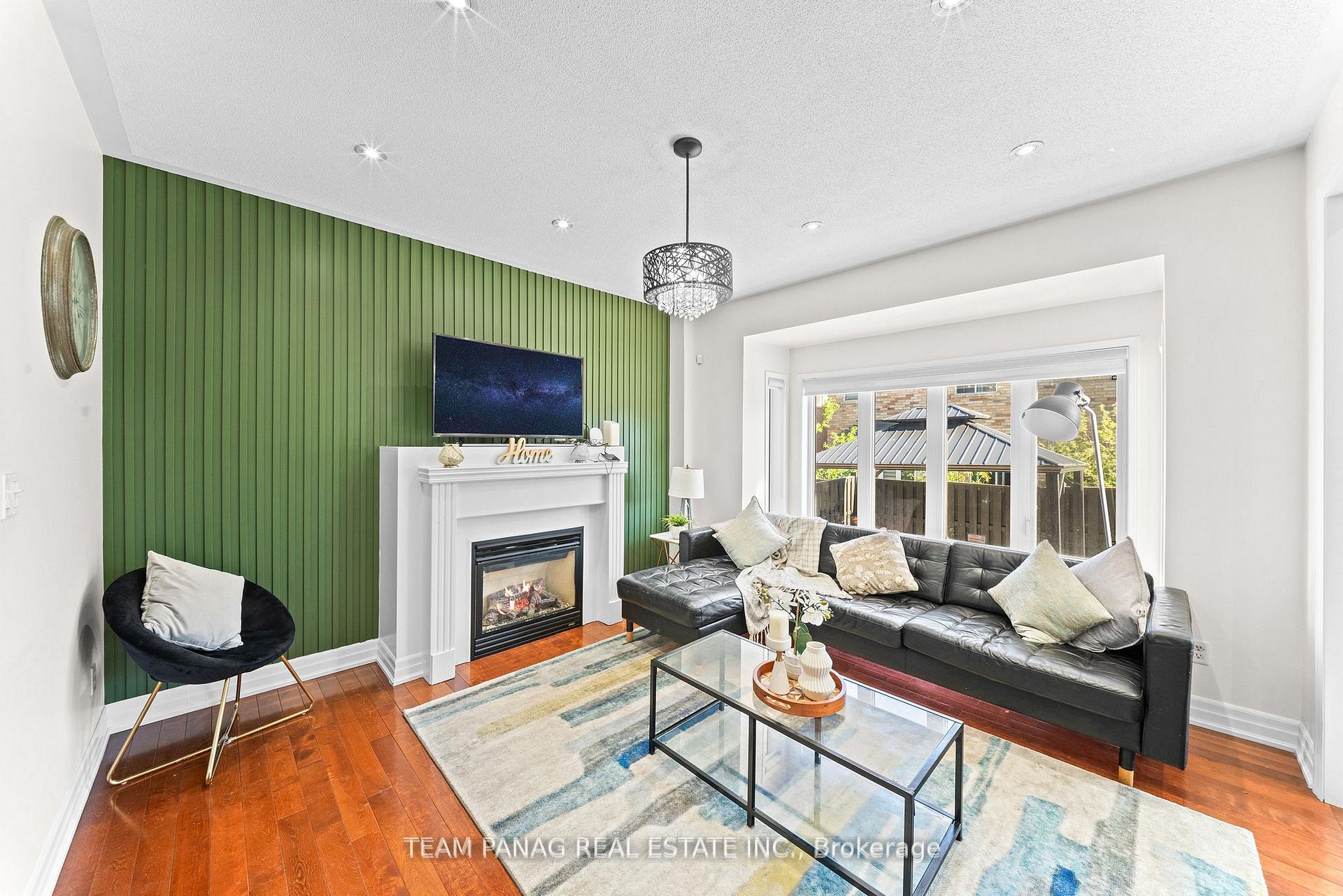 Photo 19 of 146 Degrassi Cove Circle, Brampton, Credit Valley — HOMEH