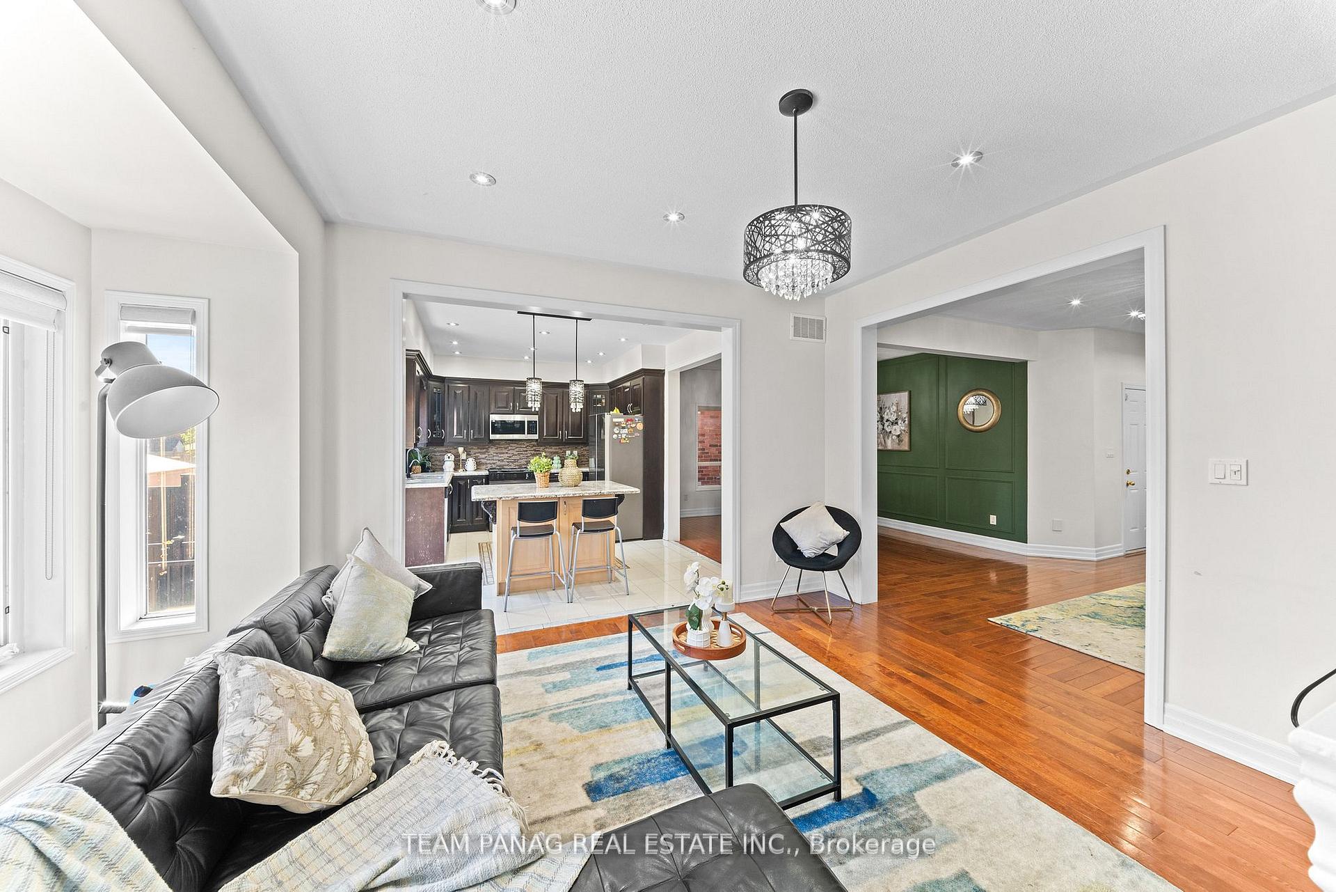 Photo 20 of 146 Degrassi Cove Circle, Brampton, Credit Valley — HOMEH