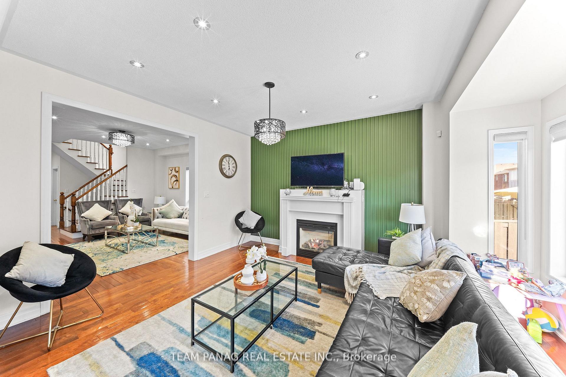 Photo 21 of 146 Degrassi Cove Circle, Brampton, Credit Valley — HOMEH