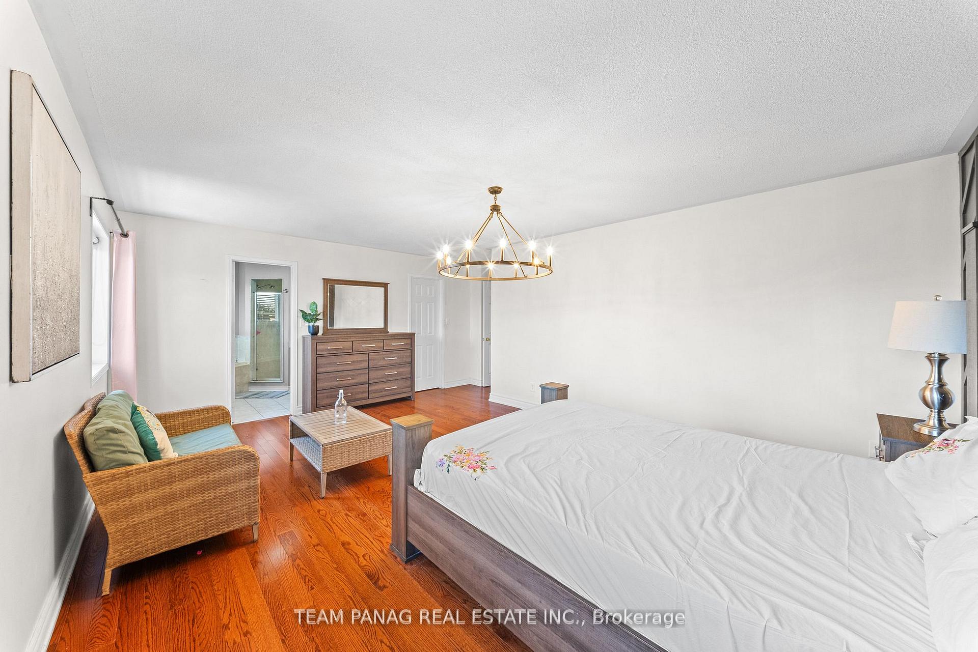 Photo 25 of 146 Degrassi Cove Circle, Brampton, Credit Valley — HOMEH