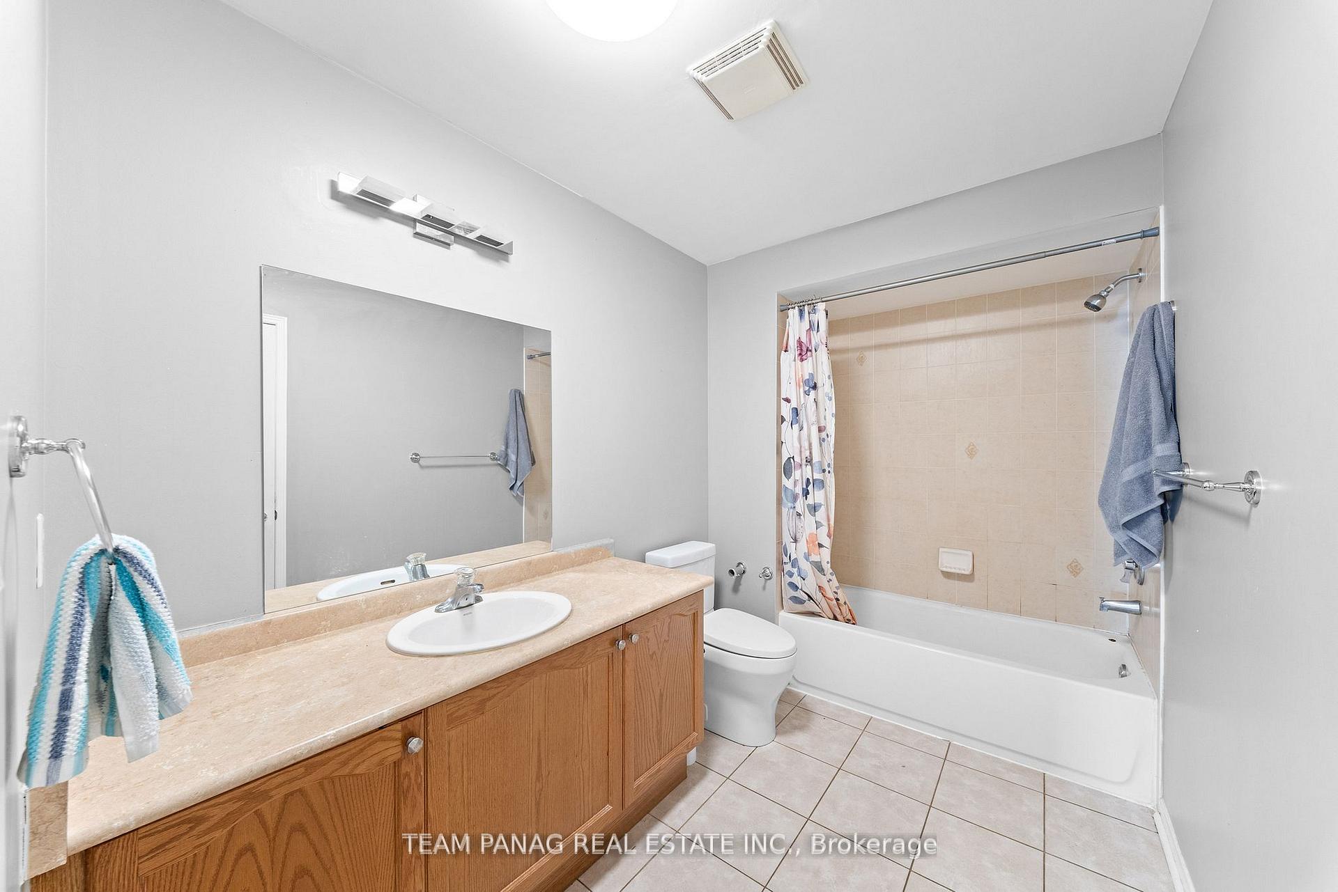 Photo 34 of 146 Degrassi Cove Circle, Brampton, Credit Valley — HOMEH