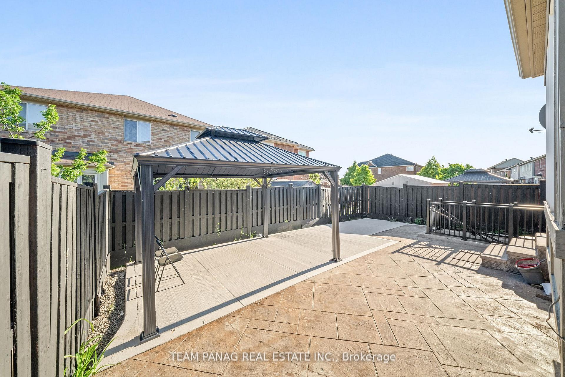 Photo 45 of 146 Degrassi Cove Circle, Brampton, Credit Valley — HOMEH
