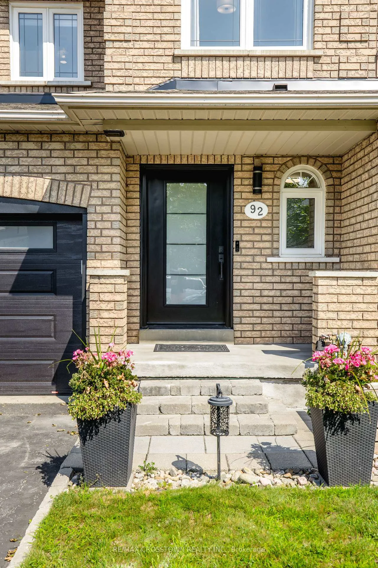 Photo 5 of 92 Cunningham Drive, Barrie, Ardagh — HOMEH