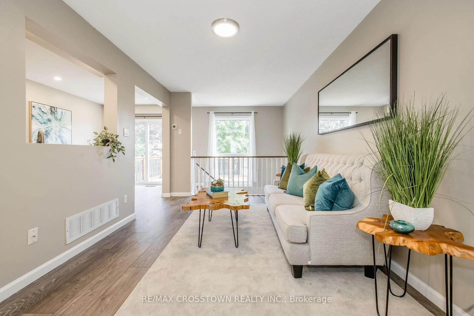 Photo 8 of 92 Cunningham Drive, Barrie, Ardagh — HOMEH