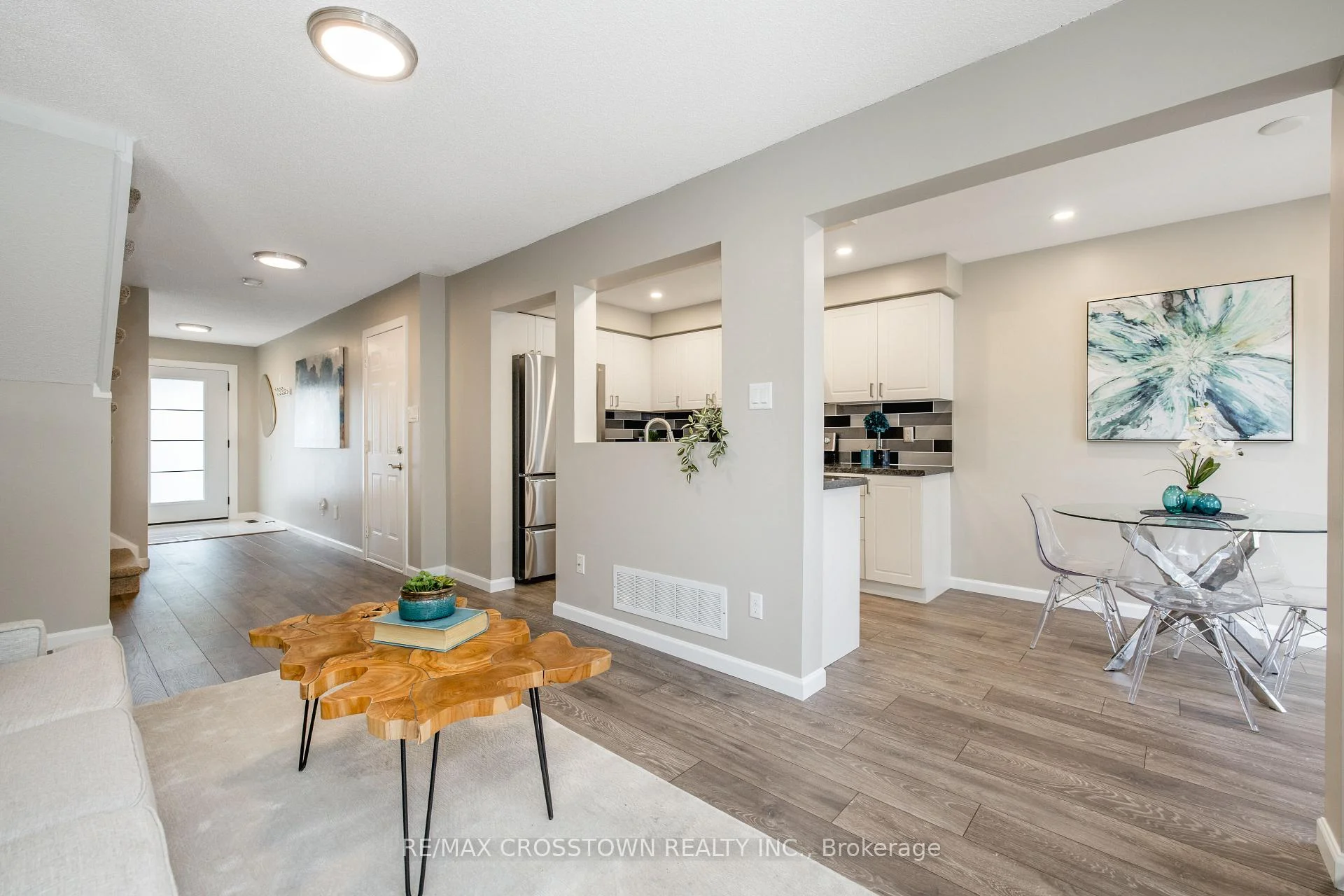Photo 12 of 92 Cunningham Drive, Barrie, Ardagh — HOMEH