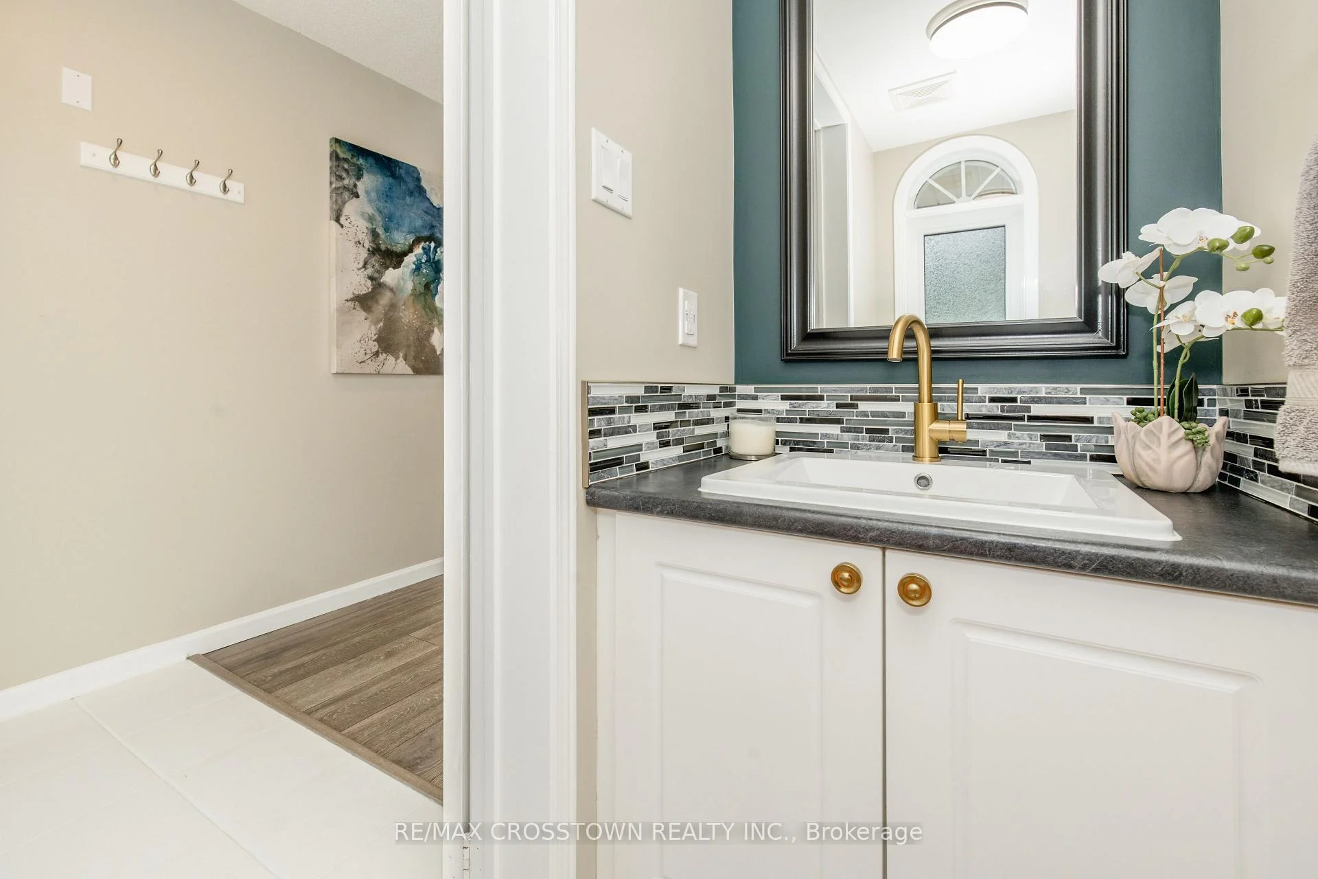 Photo 14 of 92 Cunningham Drive, Barrie, Ardagh — HOMEH