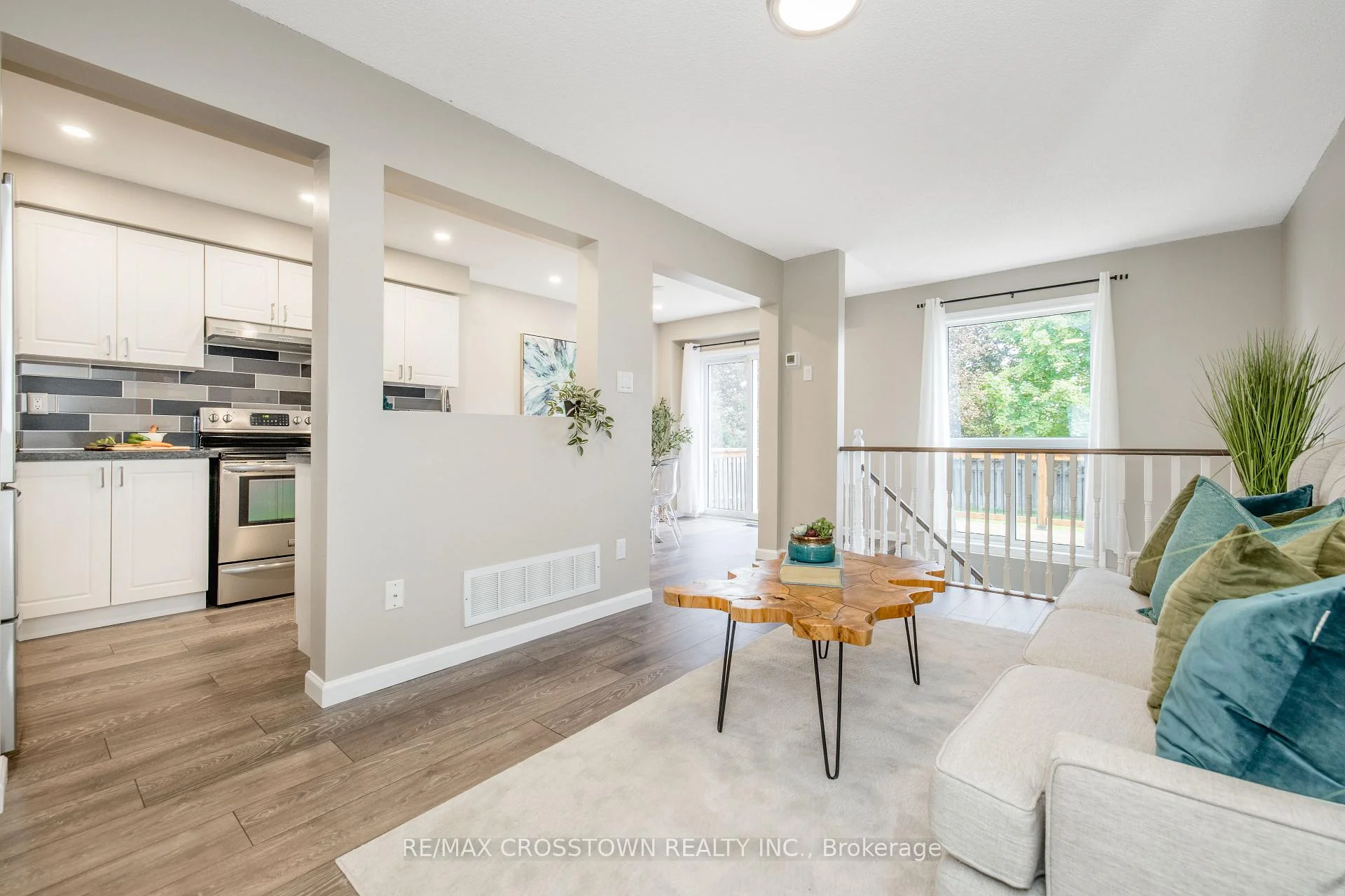 Photo 17 of 92 Cunningham Drive, Barrie, Ardagh — HOMEH