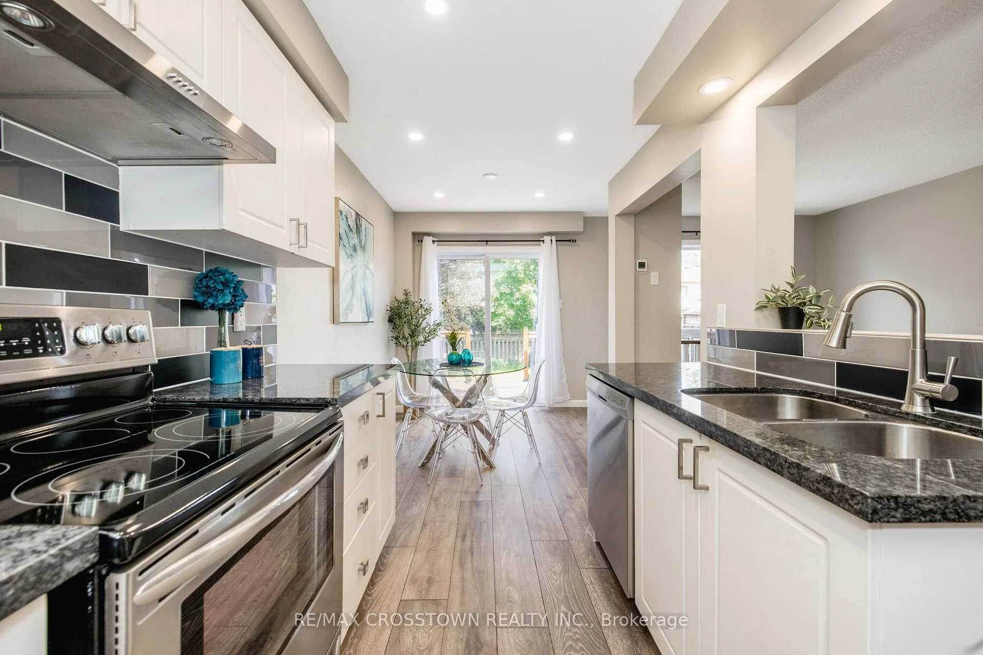 Photo 21 of 92 Cunningham Drive, Barrie, Ardagh — HOMEH