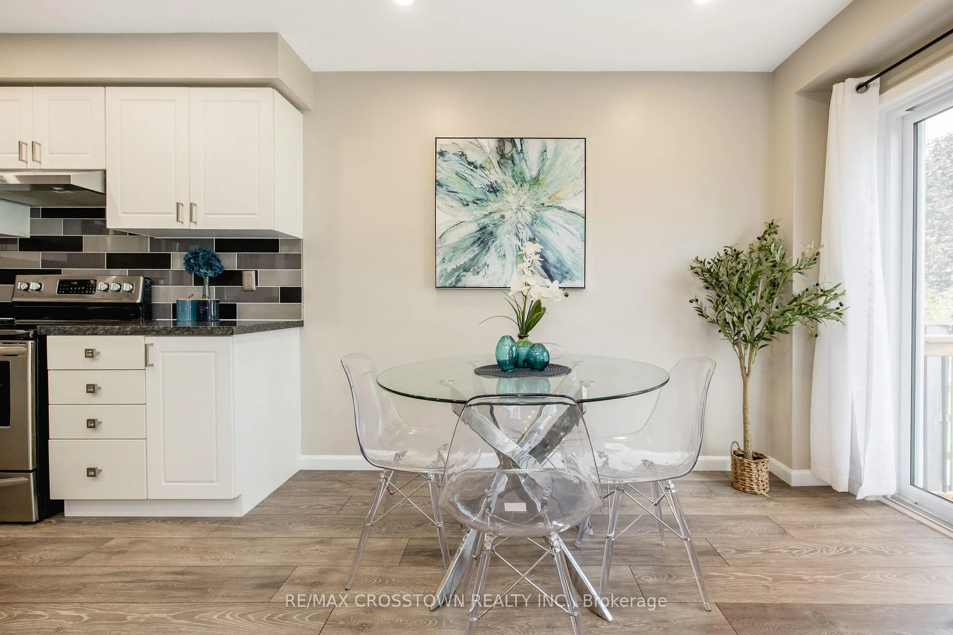 Photo 23 of 92 Cunningham Drive, Barrie, Ardagh — HOMEH