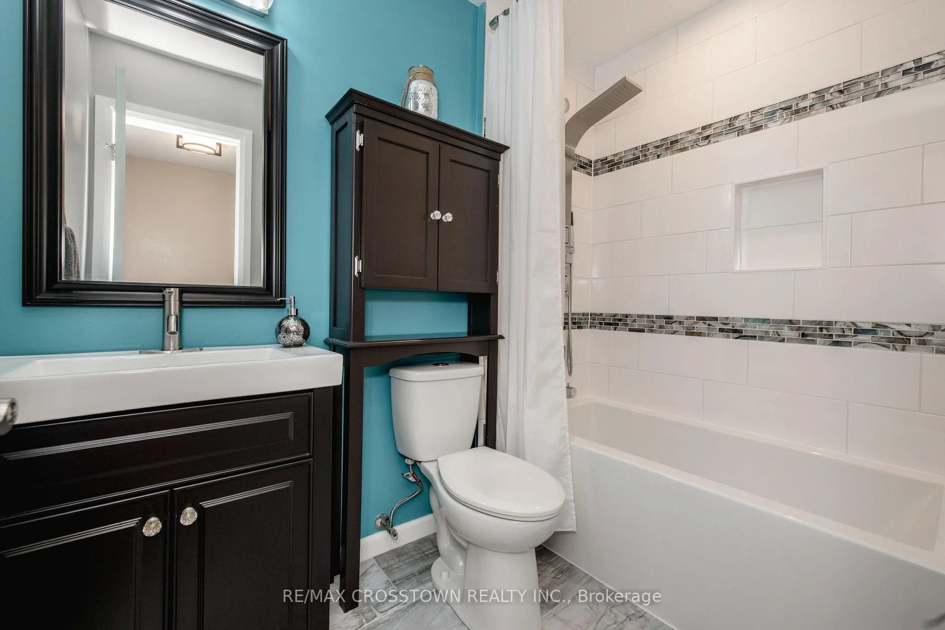 Photo 39 of 92 Cunningham Drive, Barrie, Ardagh — HOMEH
