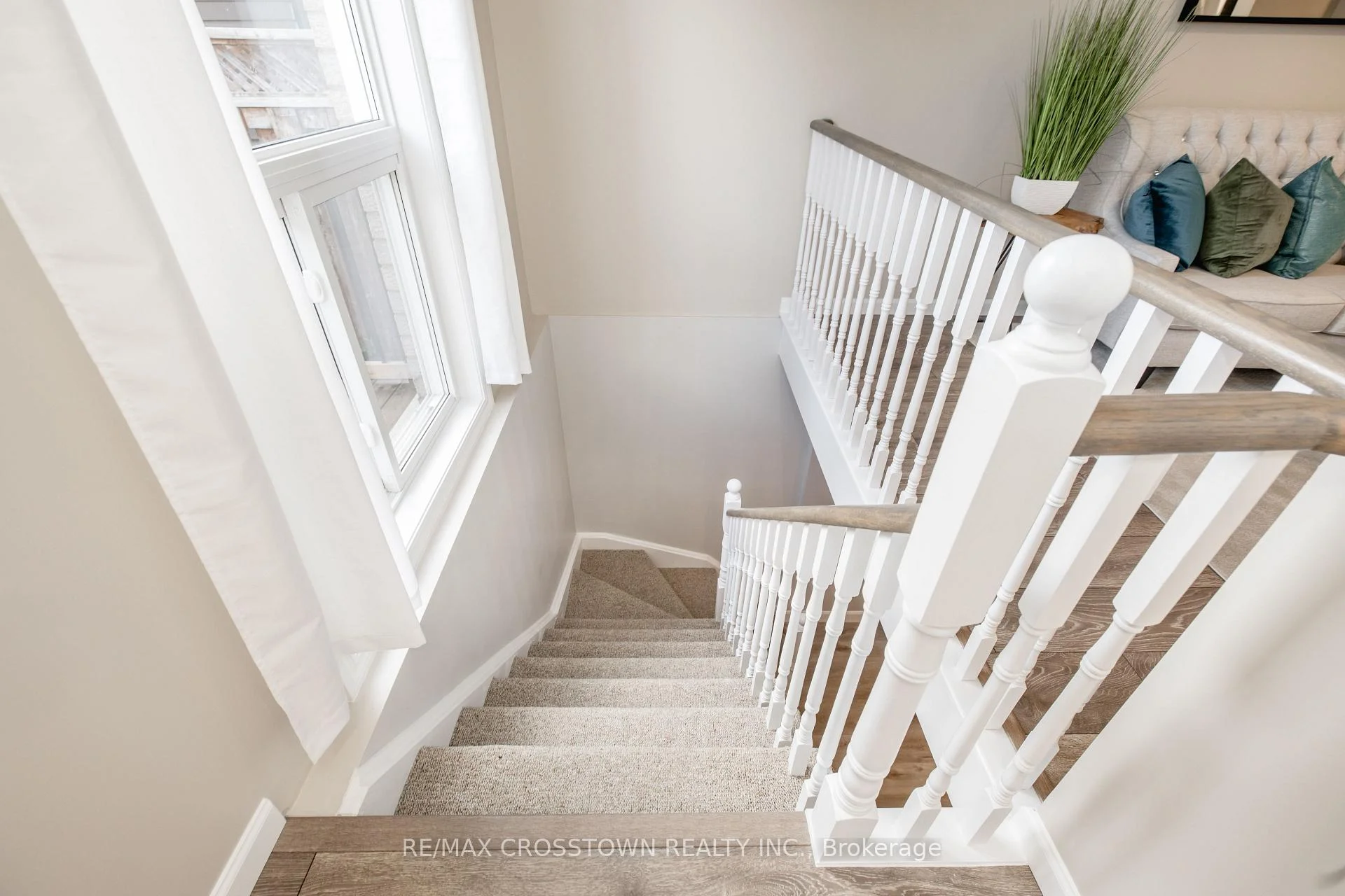 Photo 41 of 92 Cunningham Drive, Barrie, Ardagh — HOMEH