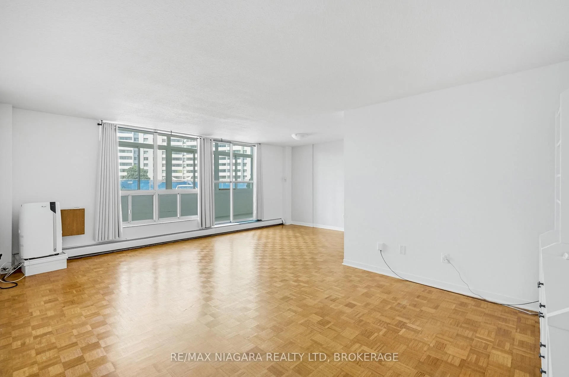Photo 12 of Unit 2, 35 Towering Heights Boulevard, St. Catharines, Glendale/Glenridge — HOMEH