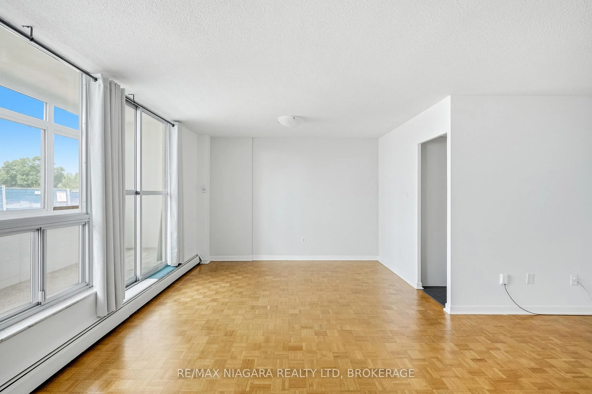 Photo 24 of Unit 2, 35 Towering Heights Boulevard, St. Catharines, Glendale/Glenridge — HOMEH