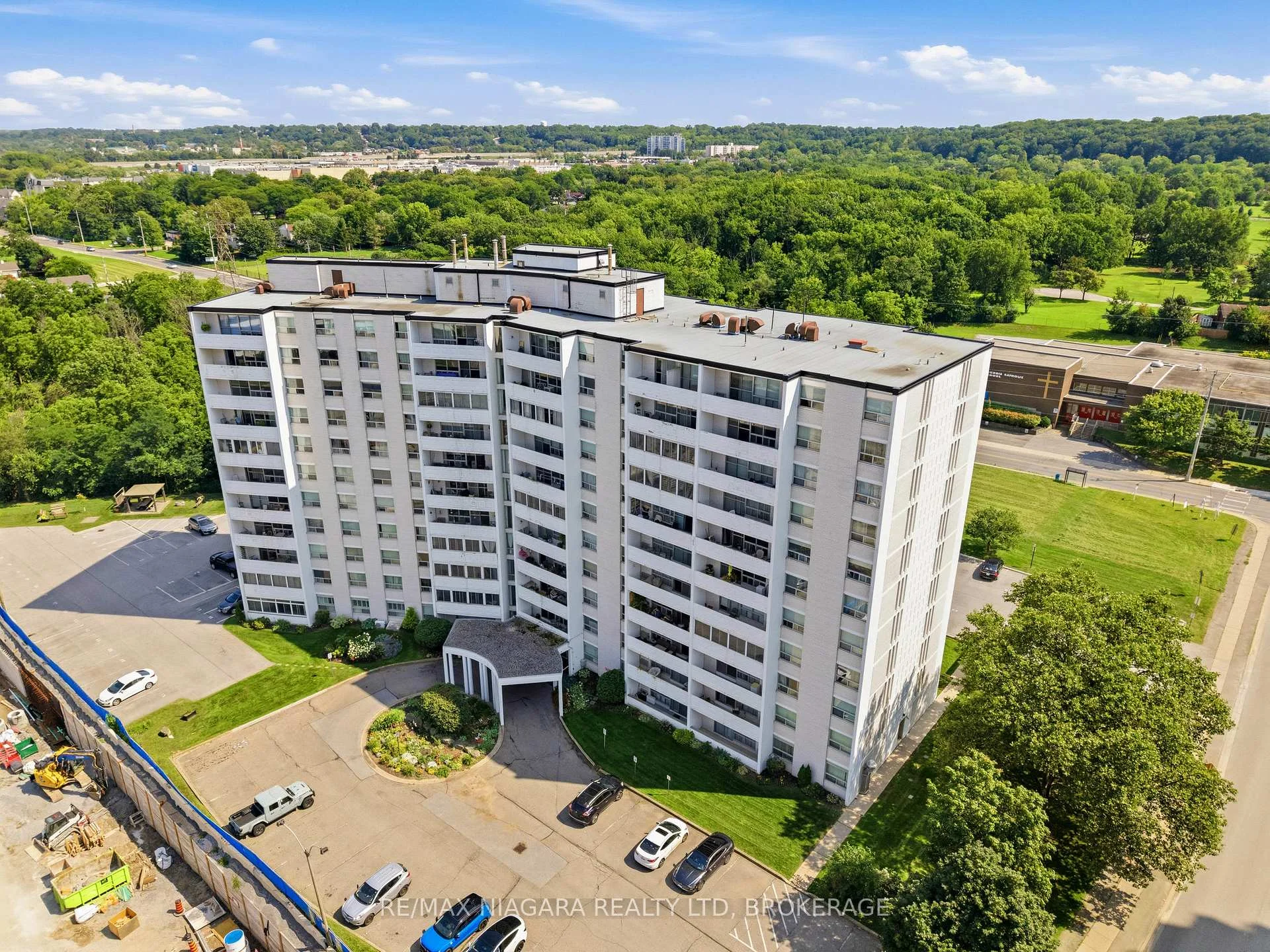 Photo 58 of Unit 2, 35 Towering Heights Boulevard, St. Catharines, Glendale/Glenridge — HOMEH