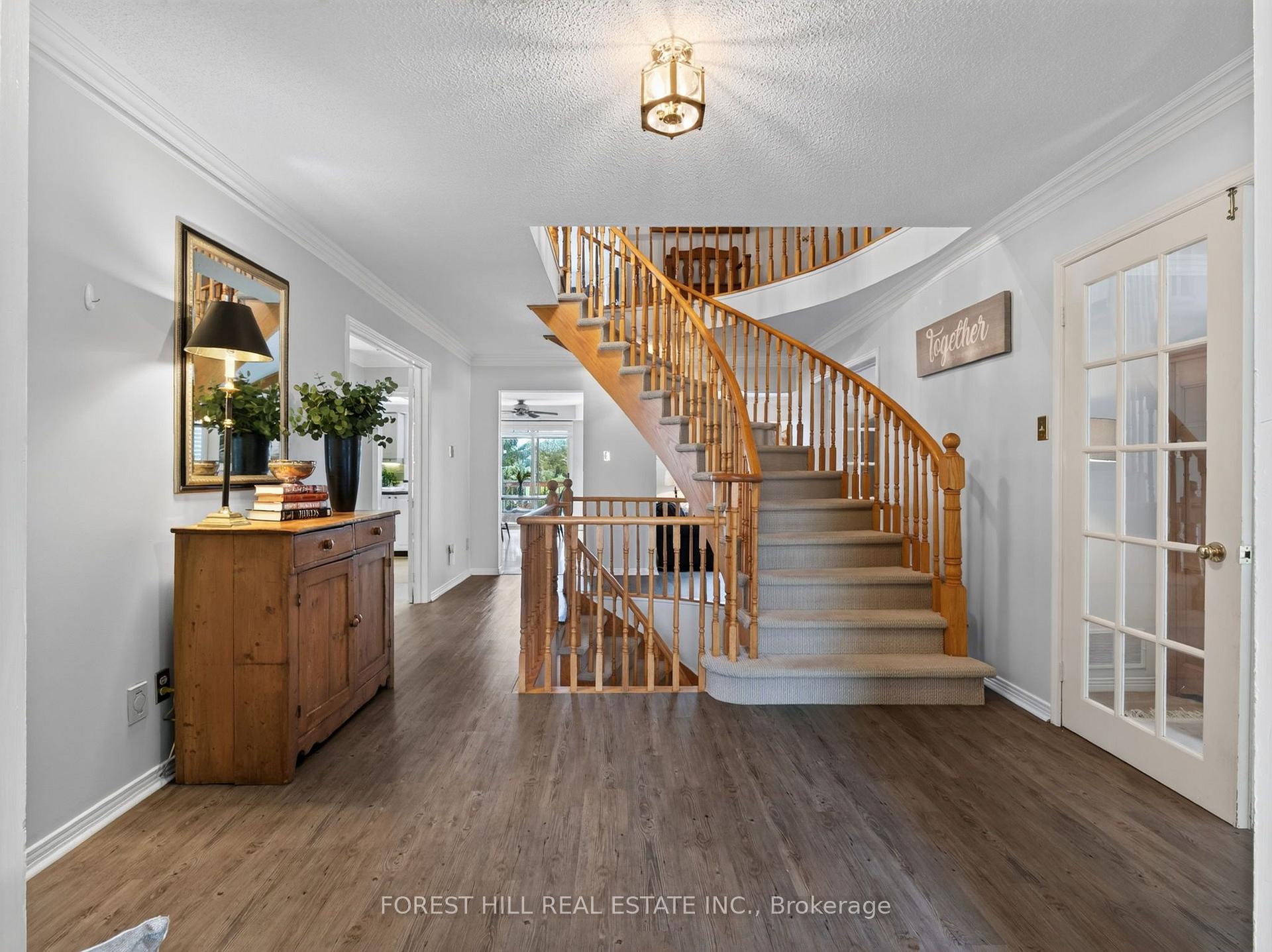 Photo 4 of 36 Trillium Drive, Aurora, Aurora Highlands — HOMEH