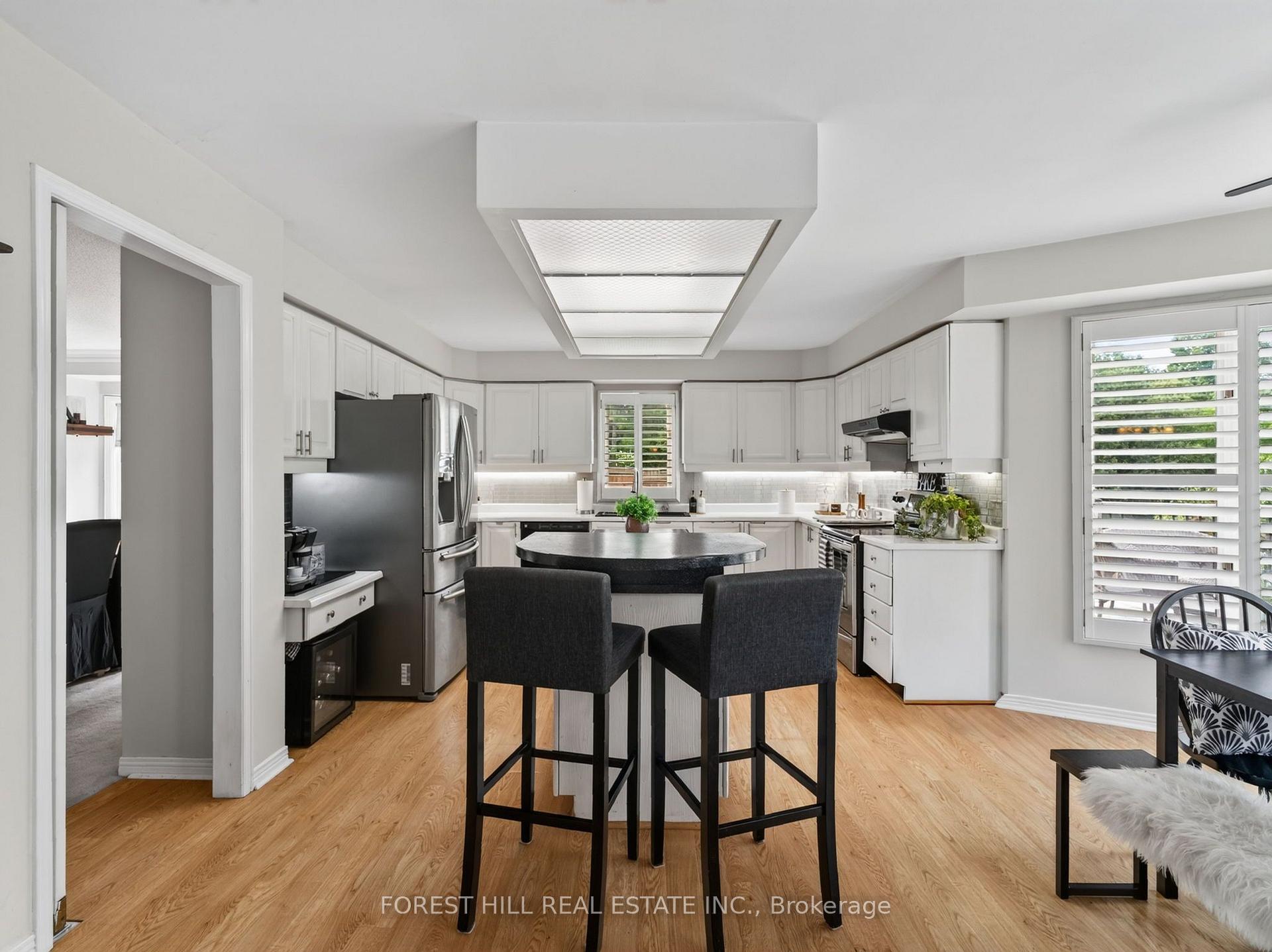 Photo 7 of 36 Trillium Drive, Aurora, Aurora Highlands — HOMEH