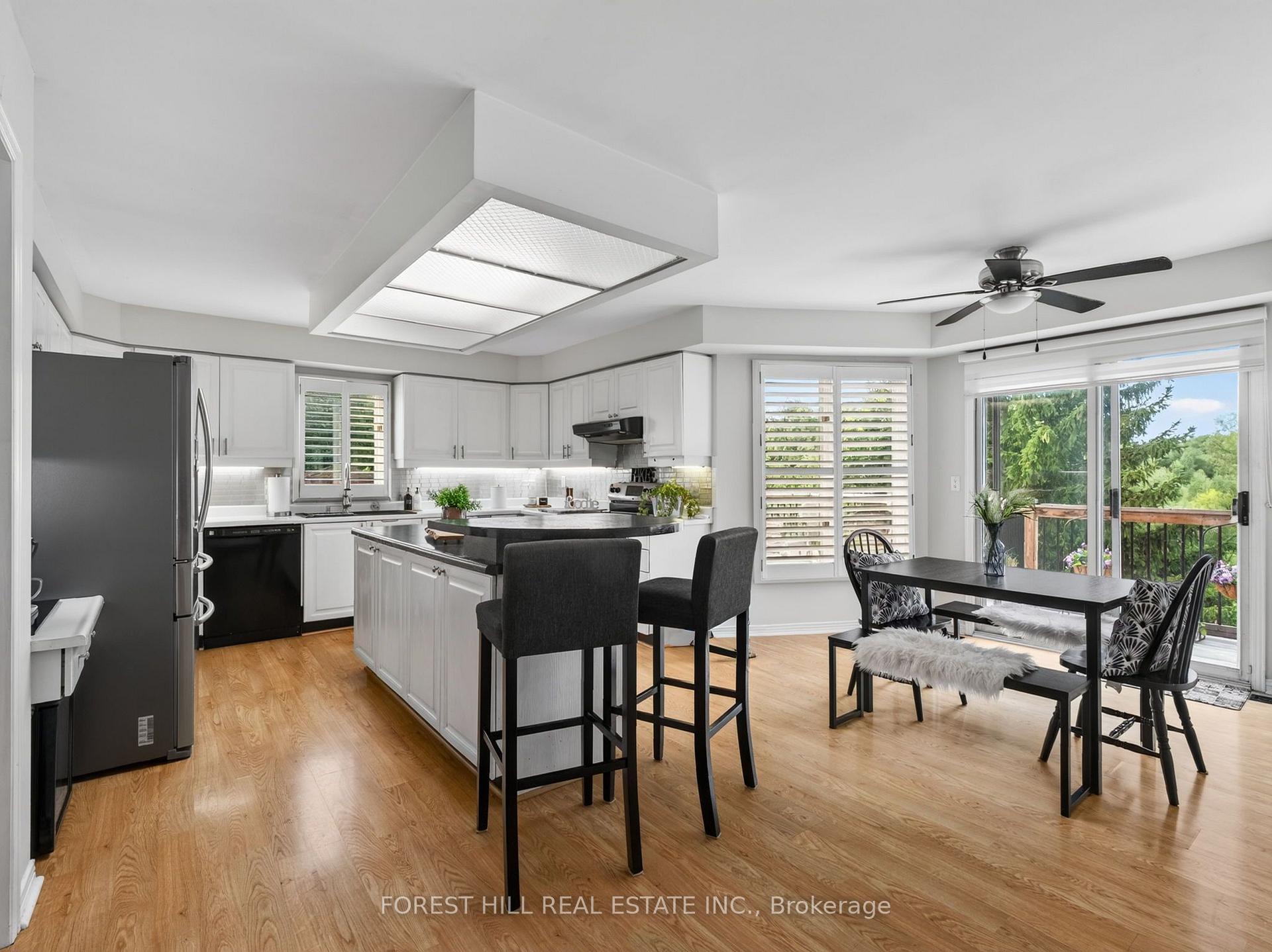 Photo 8 of 36 Trillium Drive, Aurora, Aurora Highlands — HOMEH