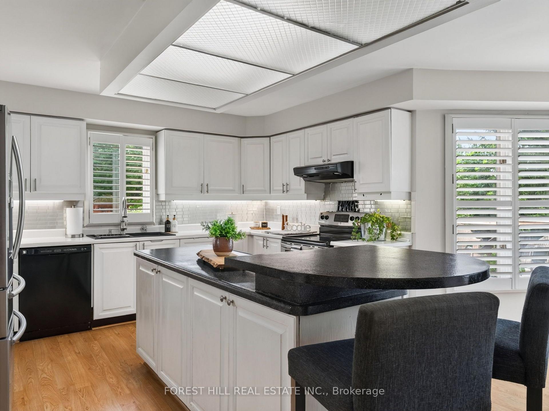Photo 17 of 36 Trillium Drive, Aurora, Aurora Highlands — HOMEH