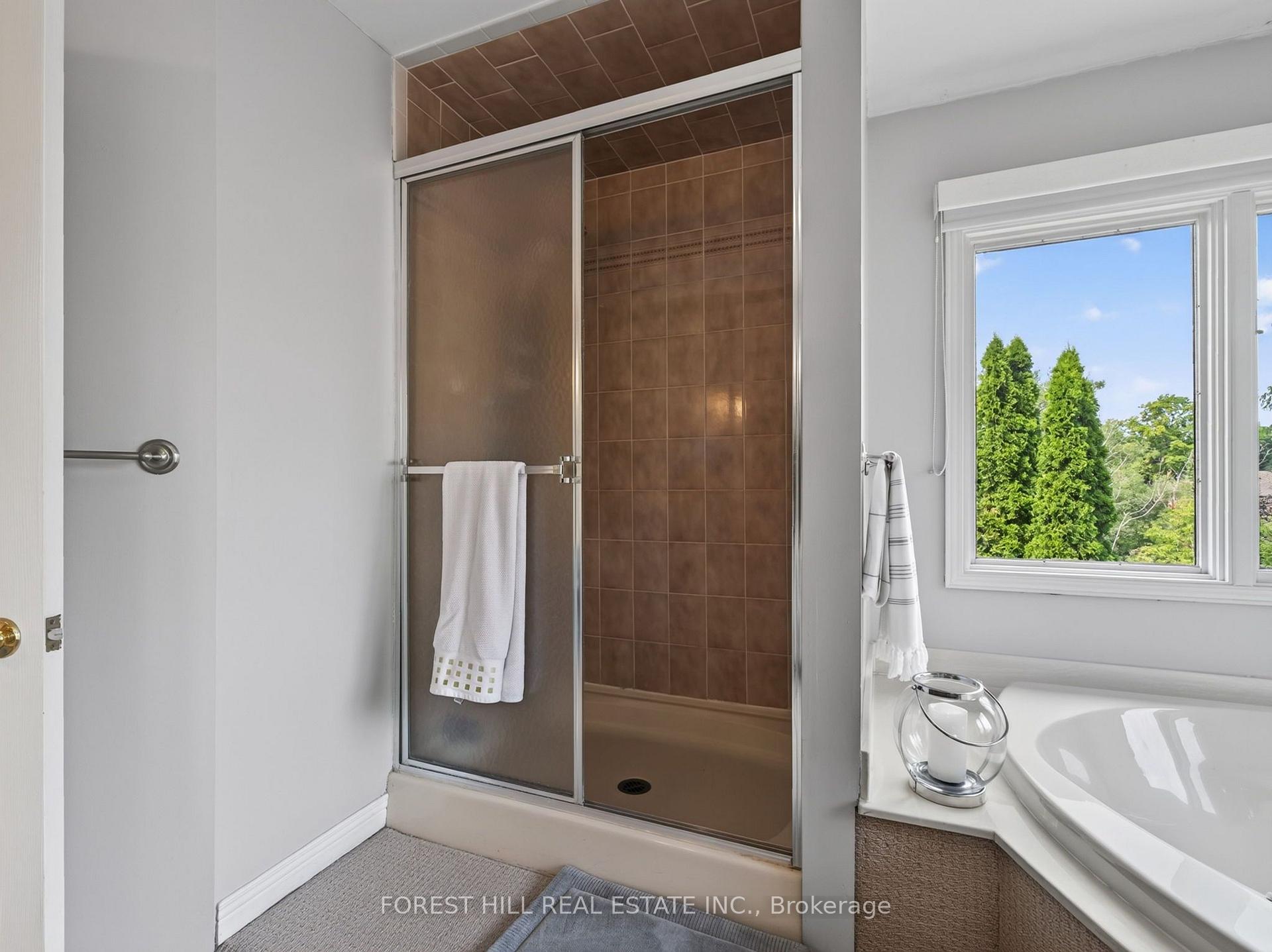 Photo 33 of 36 Trillium Drive, Aurora, Aurora Highlands — HOMEH
