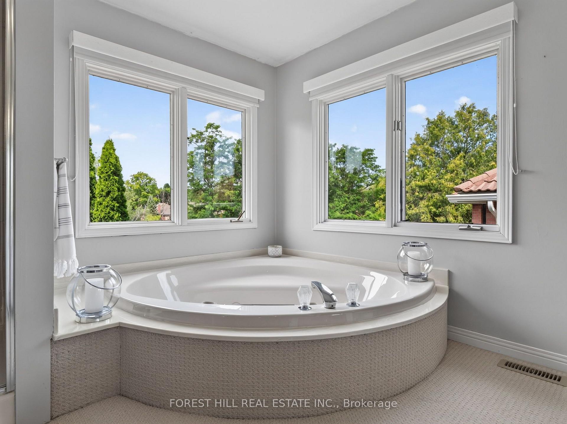 Photo 35 of 36 Trillium Drive, Aurora, Aurora Highlands — HOMEH