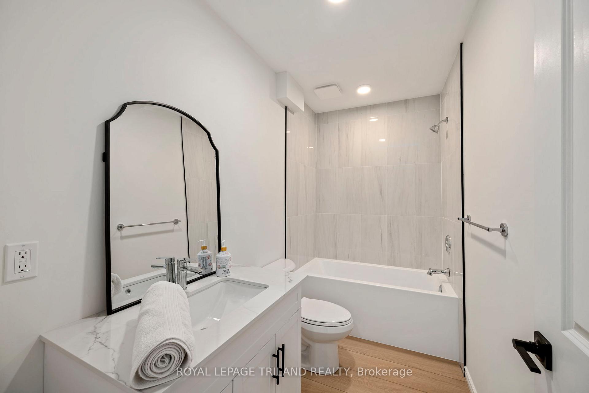 Photo 10 of 2 Evylean Court, St. Thomas — HOMEH