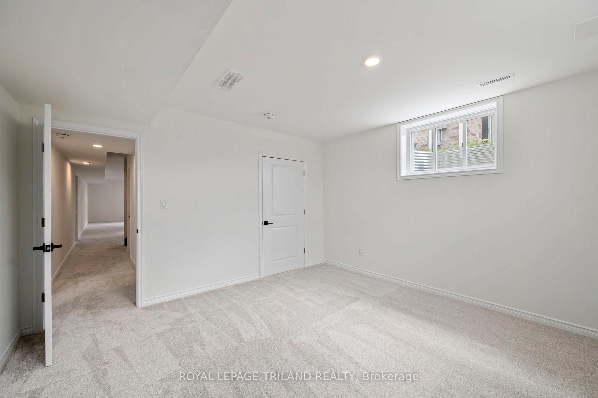 Photo 11 of 2 Evylean Court, St. Thomas — HOMEH