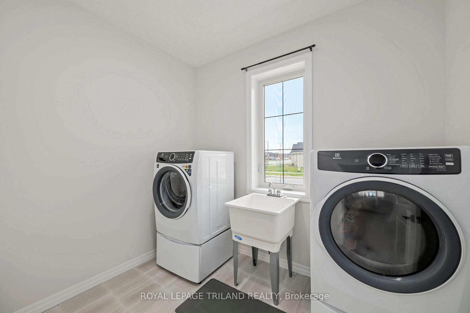 Photo 30 of 2 Evylean Court, St. Thomas — HOMEH