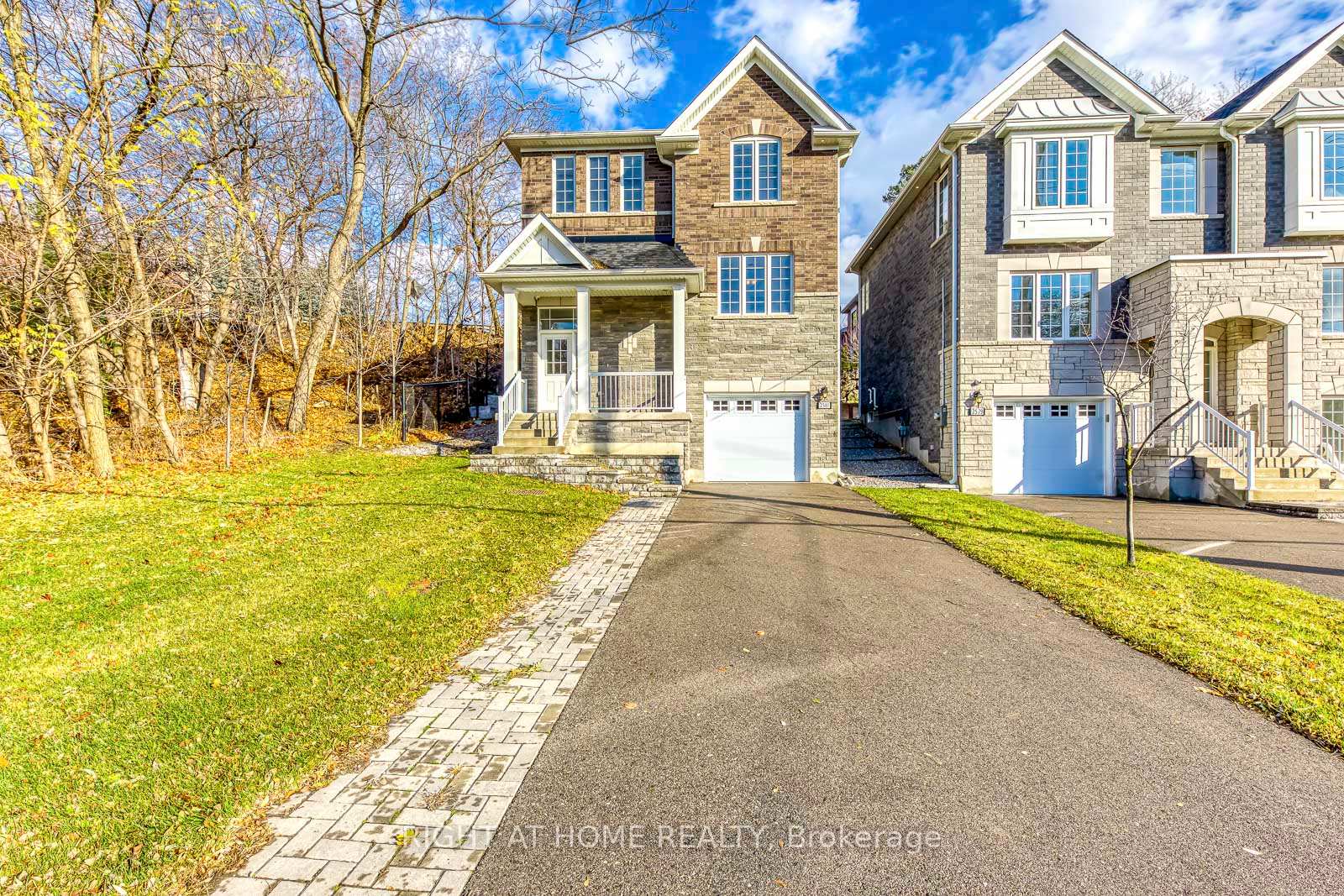 Photo 2 of 2581 Islington Avenue, Etobicoke, Thistletown-Beaumonde Heights — HOMEH