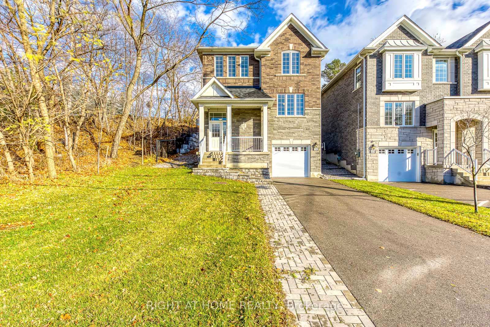 Photo 3 of 2581 Islington Avenue, Etobicoke, Thistletown-Beaumonde Heights — HOMEH