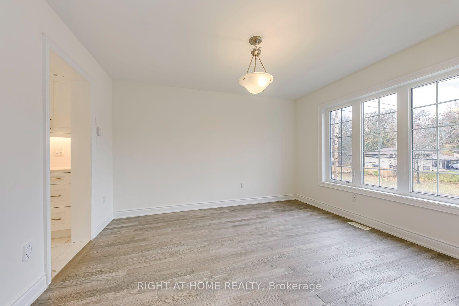 Photo 8 of 2581 Islington Avenue, Etobicoke, Thistletown-Beaumonde Heights — HOMEH