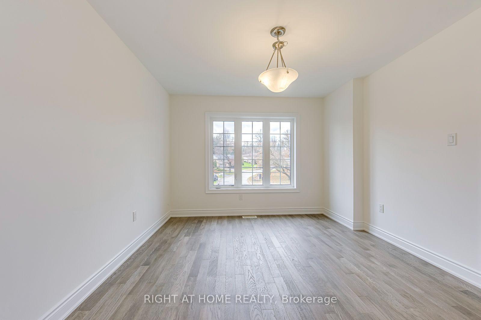 Photo 9 of 2581 Islington Avenue, Etobicoke, Thistletown-Beaumonde Heights — HOMEH