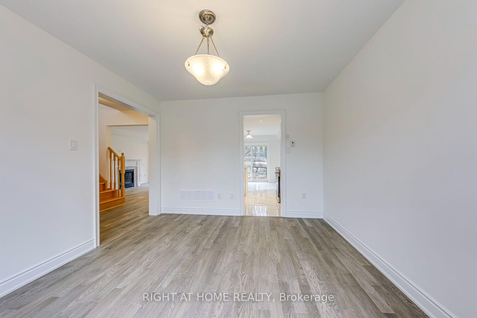 Photo 10 of 2581 Islington Avenue, Etobicoke, Thistletown-Beaumonde Heights — HOMEH