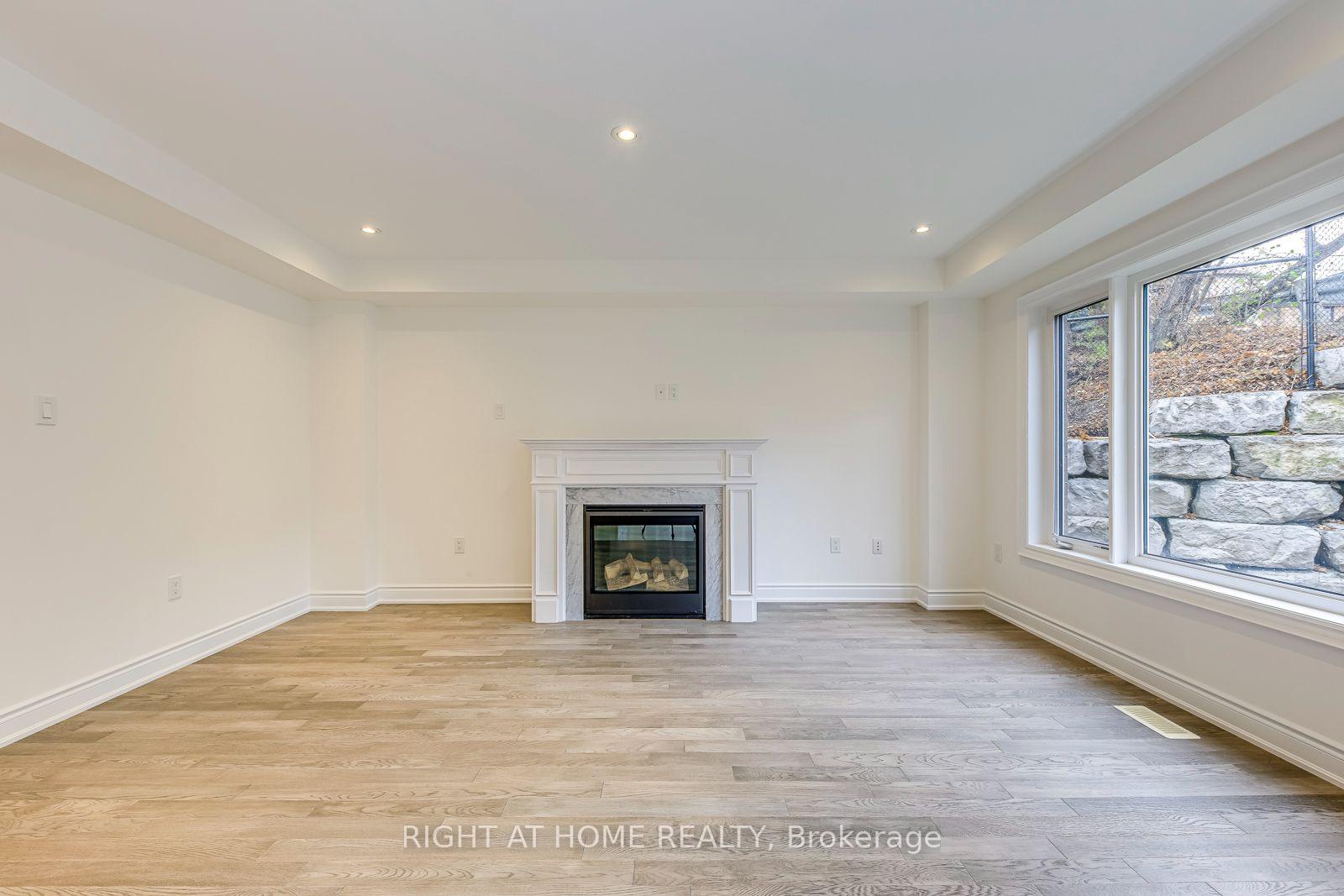 Photo 12 of 2581 Islington Avenue, Etobicoke, Thistletown-Beaumonde Heights — HOMEH