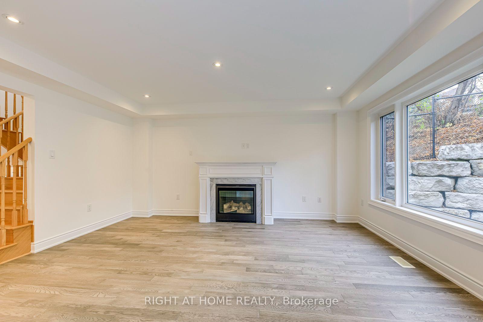Photo 13 of 2581 Islington Avenue, Etobicoke, Thistletown-Beaumonde Heights — HOMEH